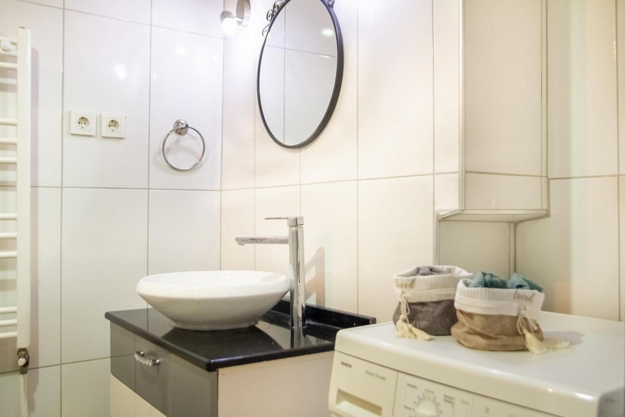 Sea-View 3BR Home in Karşıyaka