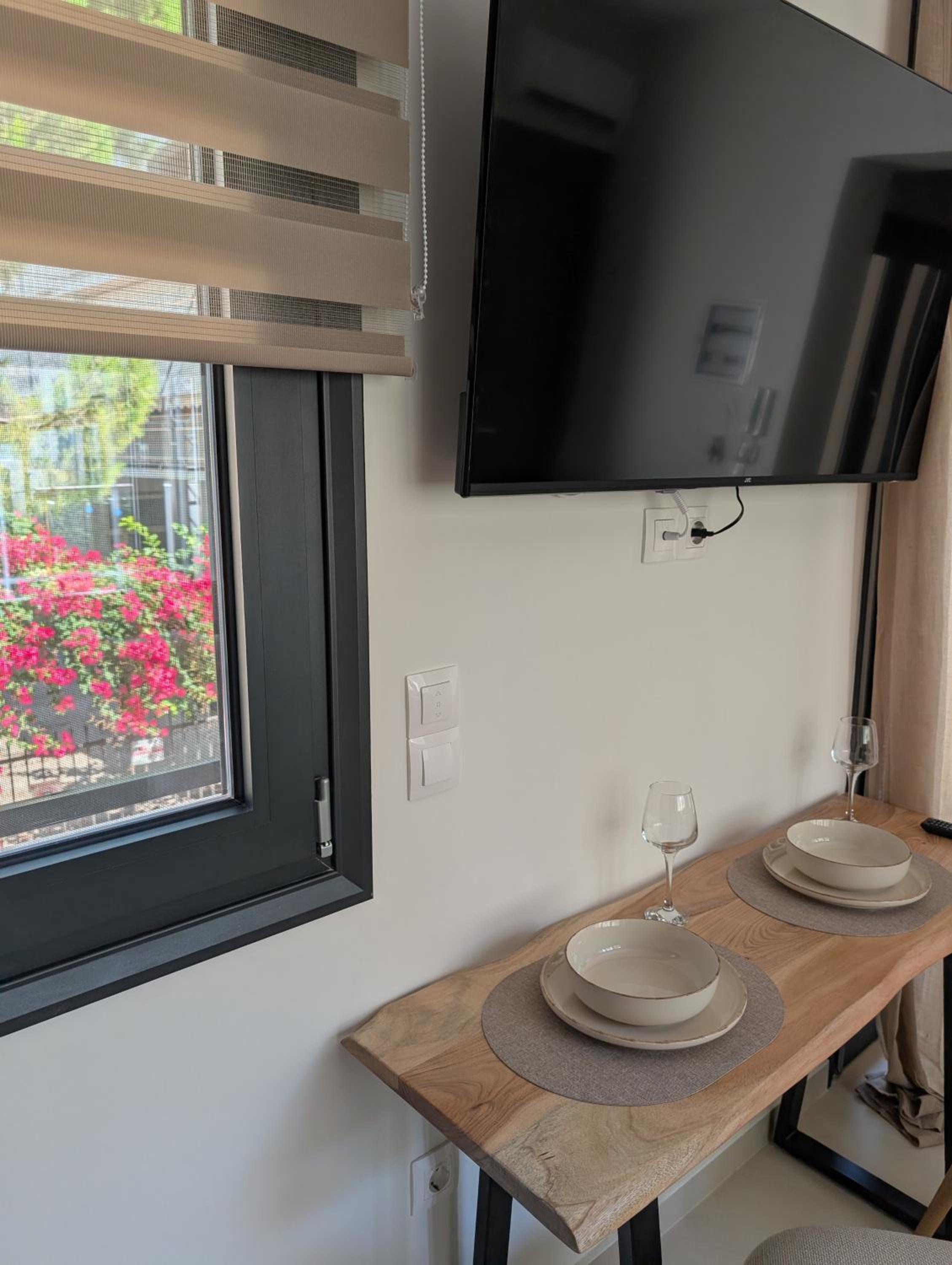 Eriad Patras - Calm Luxury Stay In The City Centre