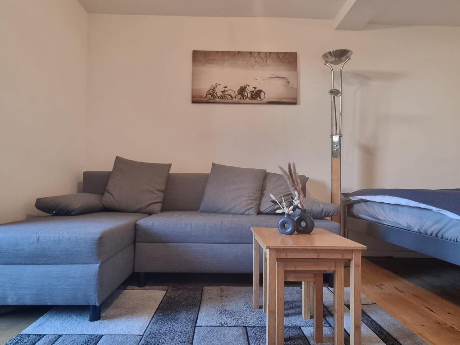 Studio mit Garten bei Bottmingen Schloss