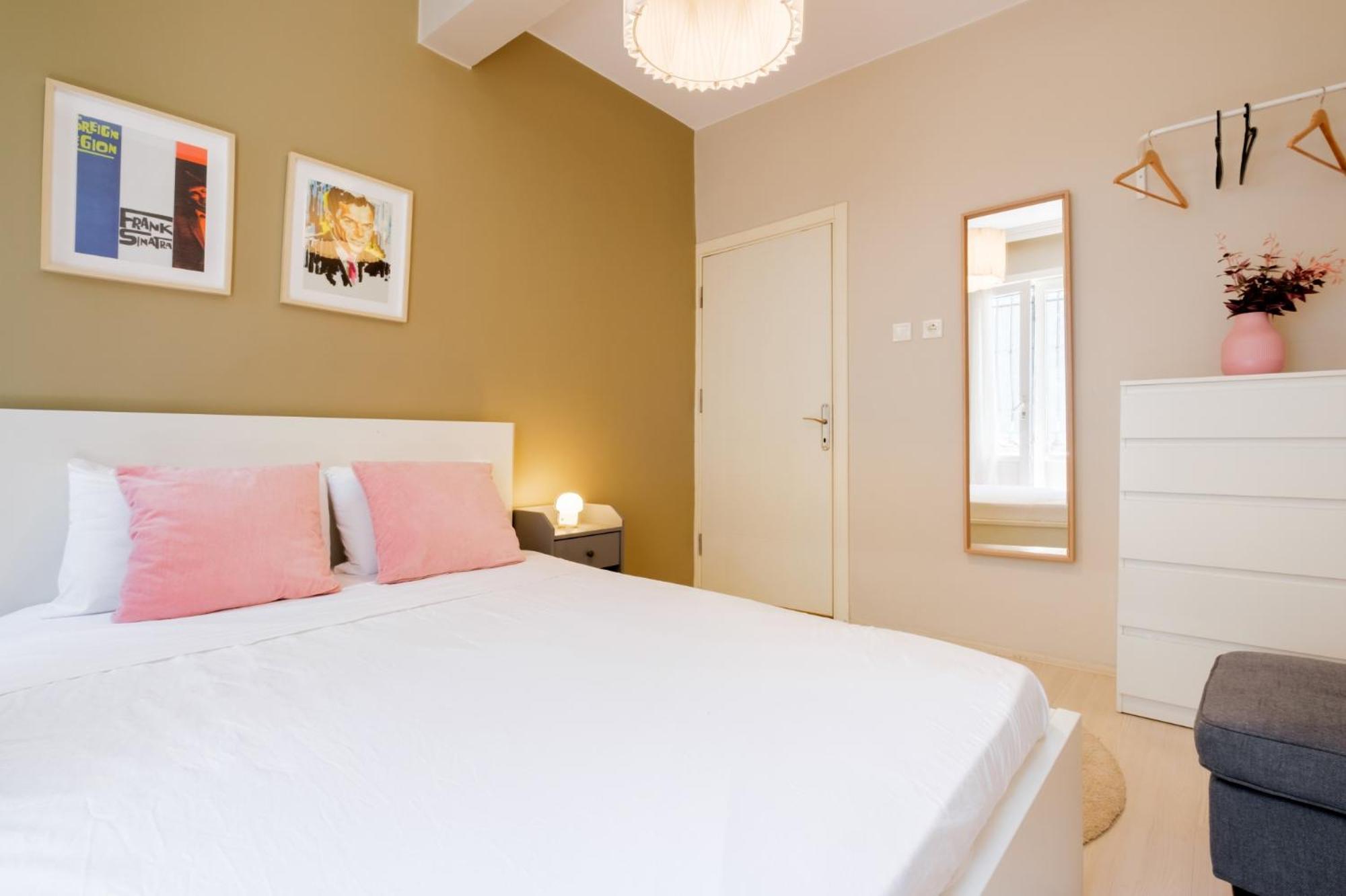 Chic Apartment Walk to Maçka Park Nişantaşı