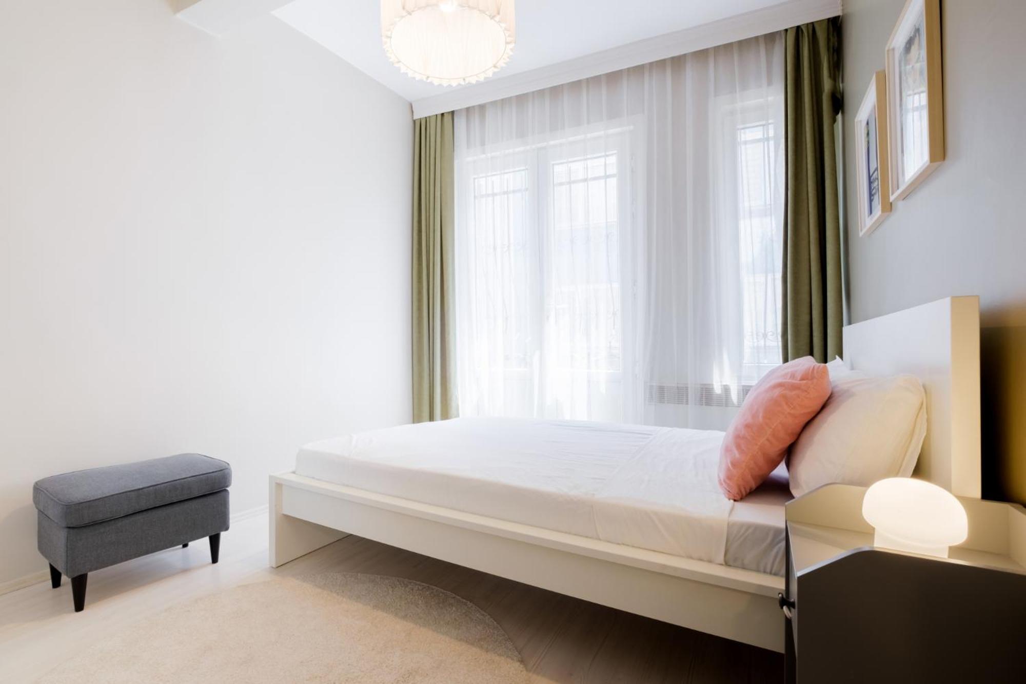 Chic Apartment Walk to Maçka Park Nişantaşı