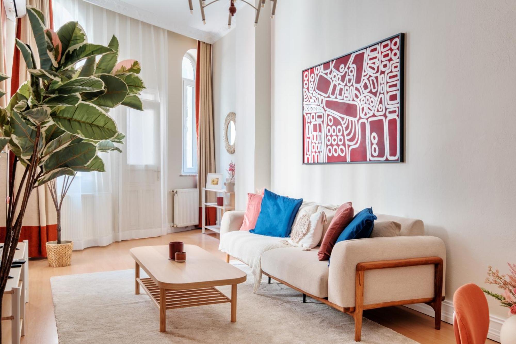 Urban Balcony Suite - Close to Taksim