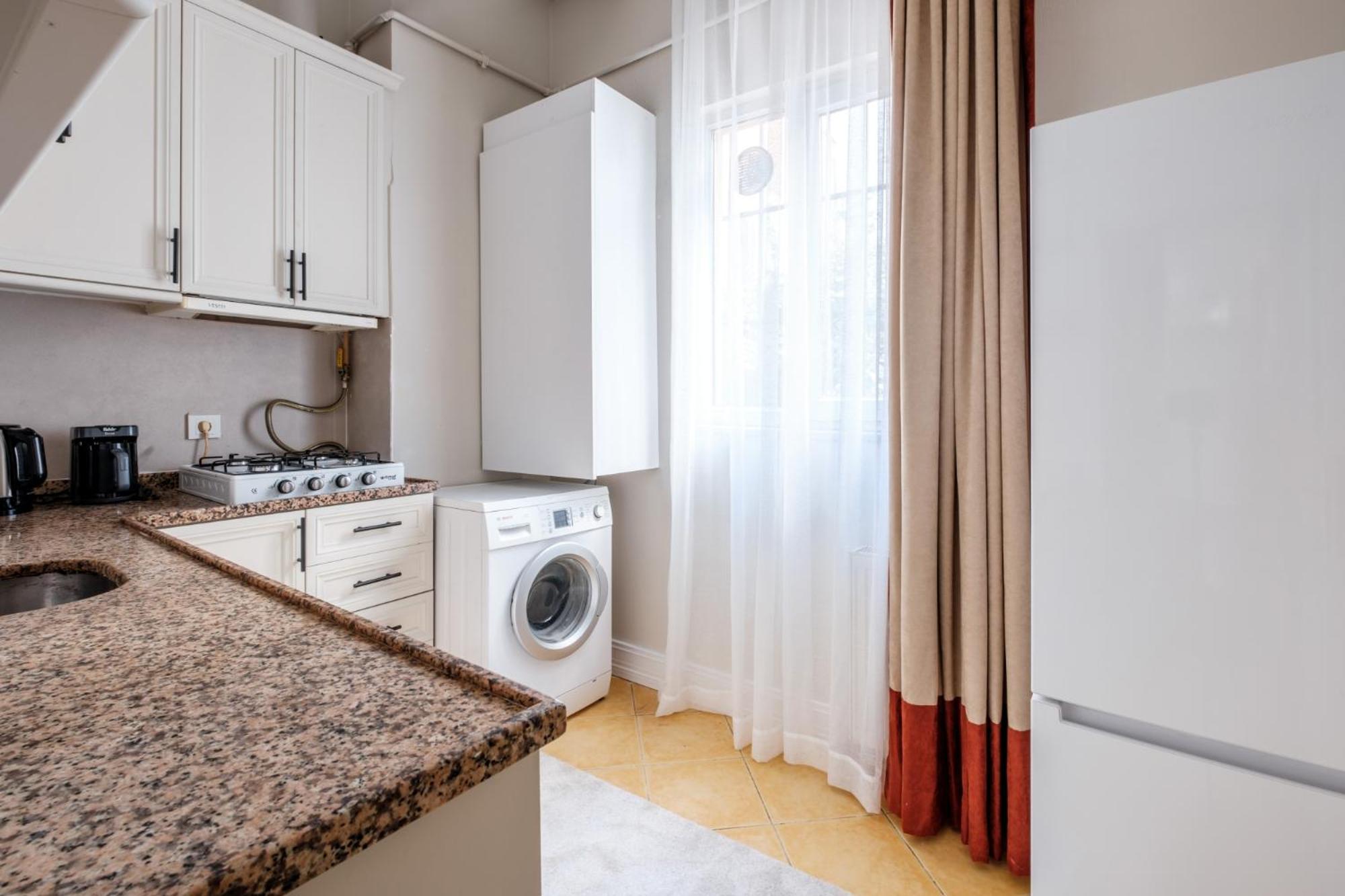 Urban Balcony Suite - Close to Taksim