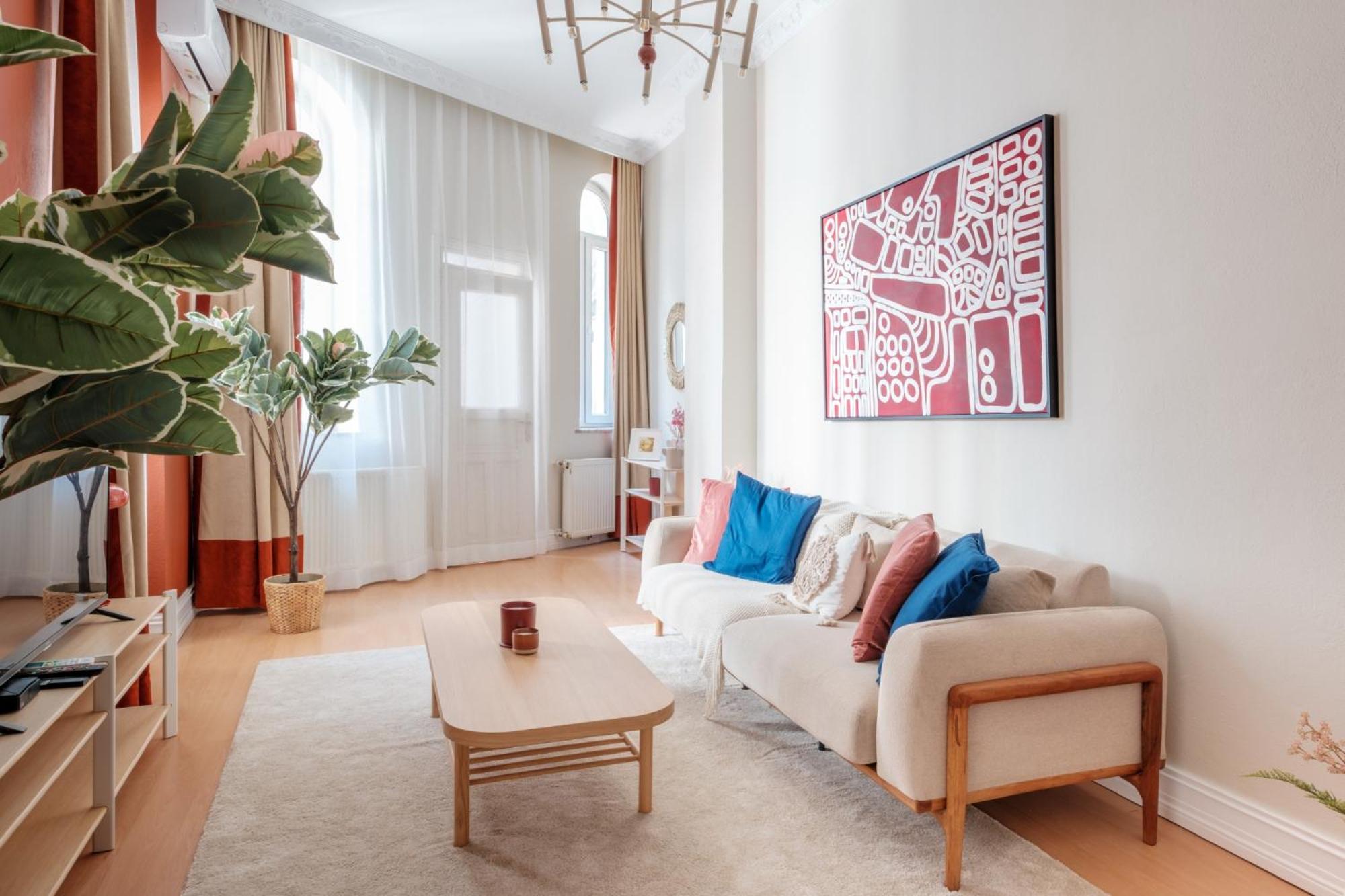 Urban Balcony Suite - Close to Taksim