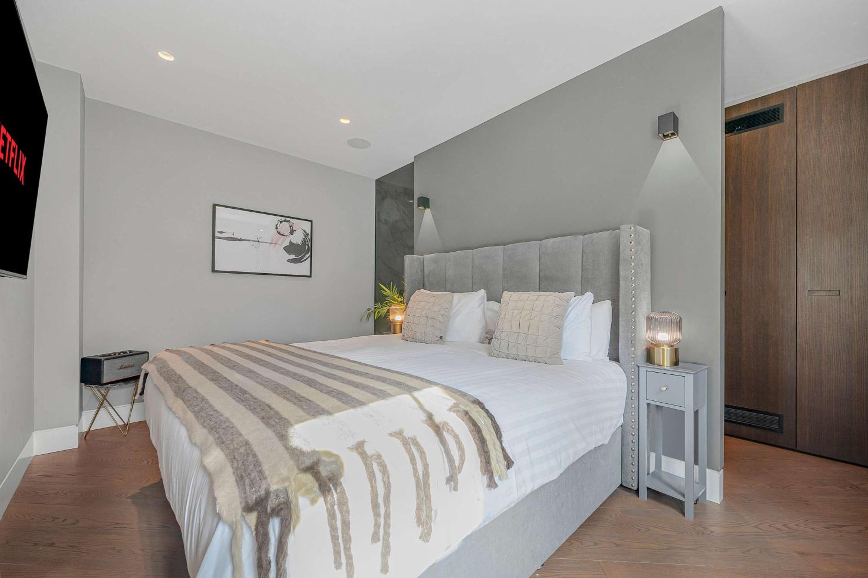Exclusive 1-bed with AC by Carnaby Street