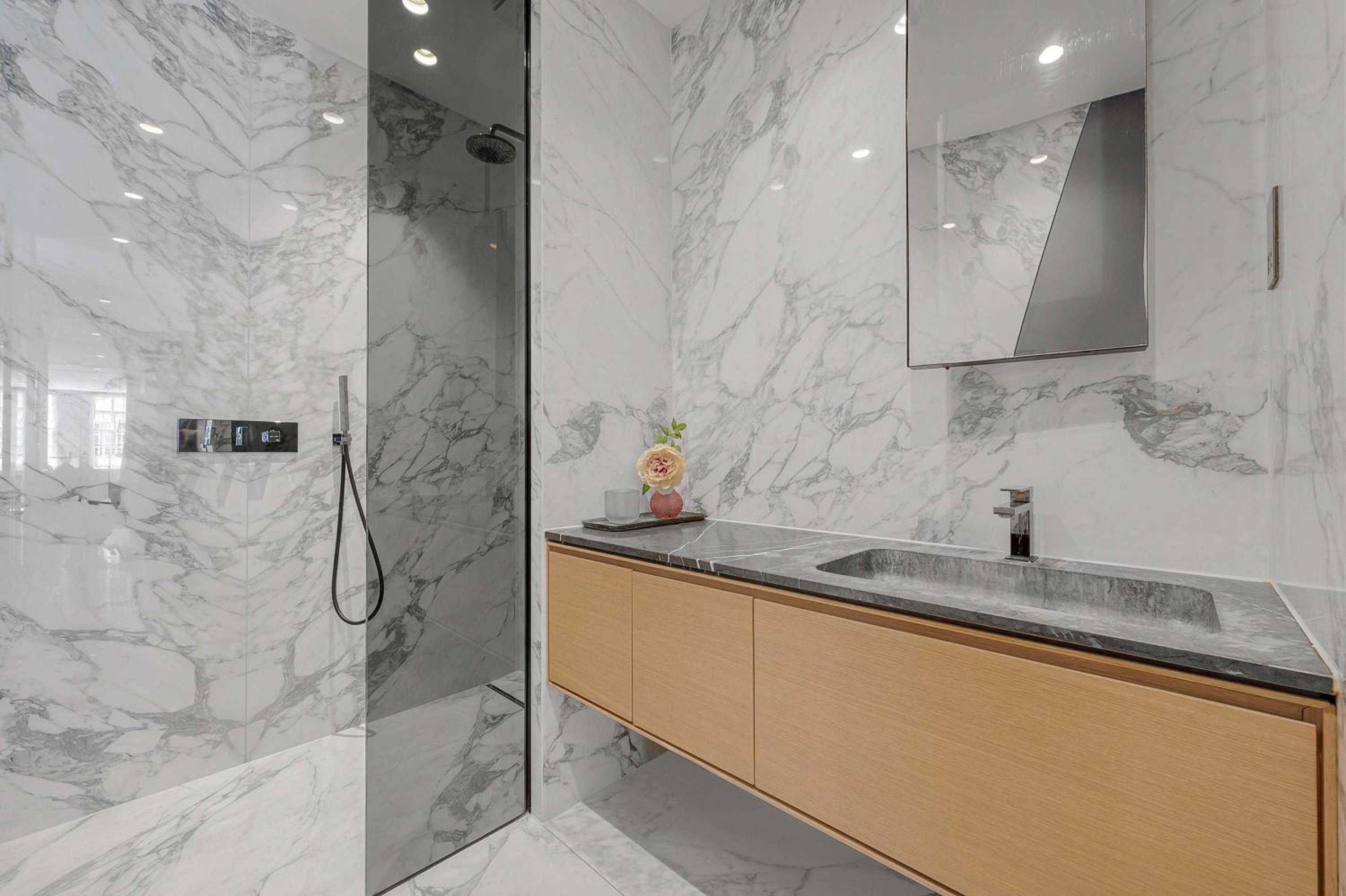 Exclusive 1-bed with AC by Carnaby Street