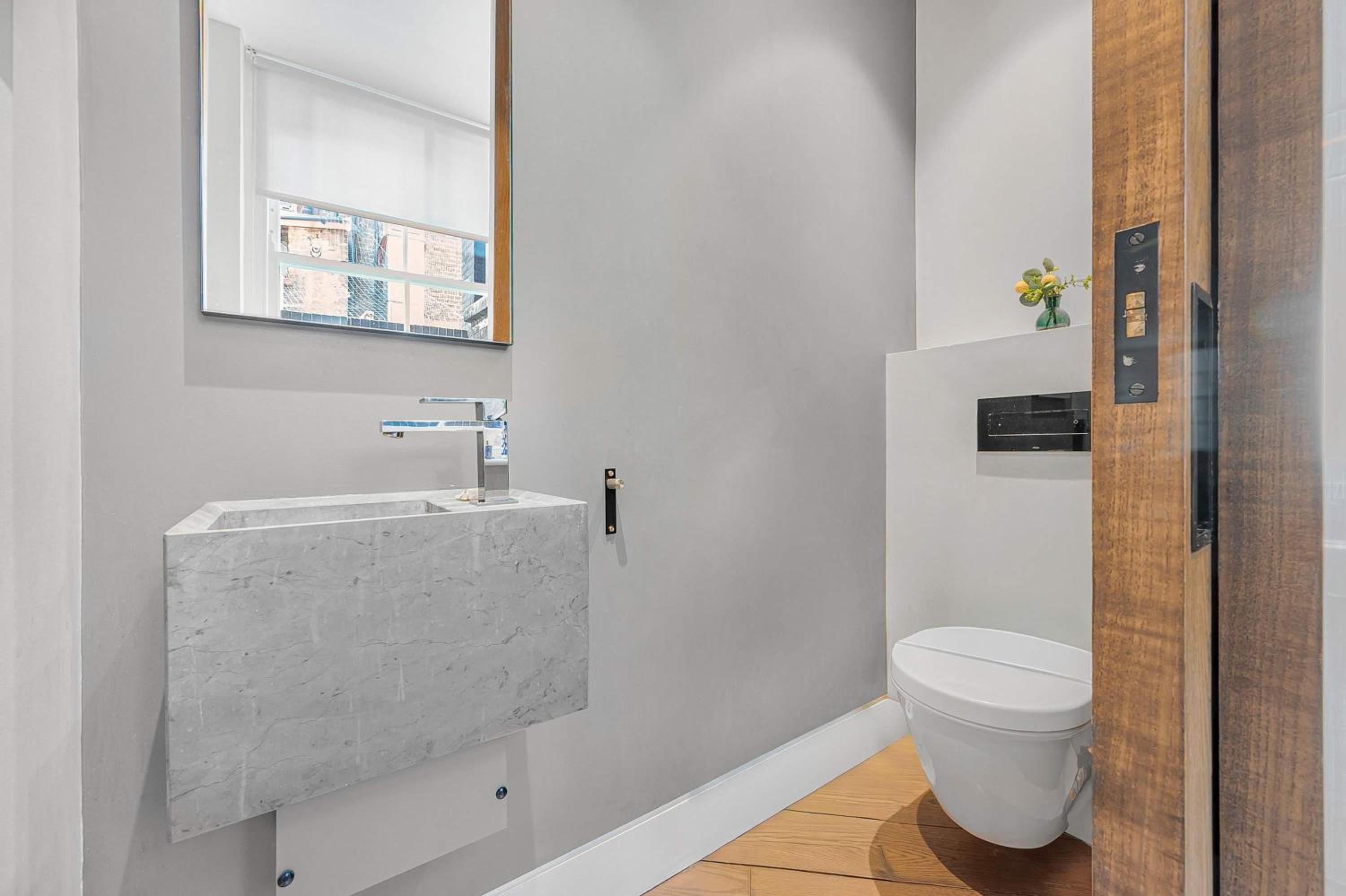 Exclusive 1-bed with AC by Carnaby Street