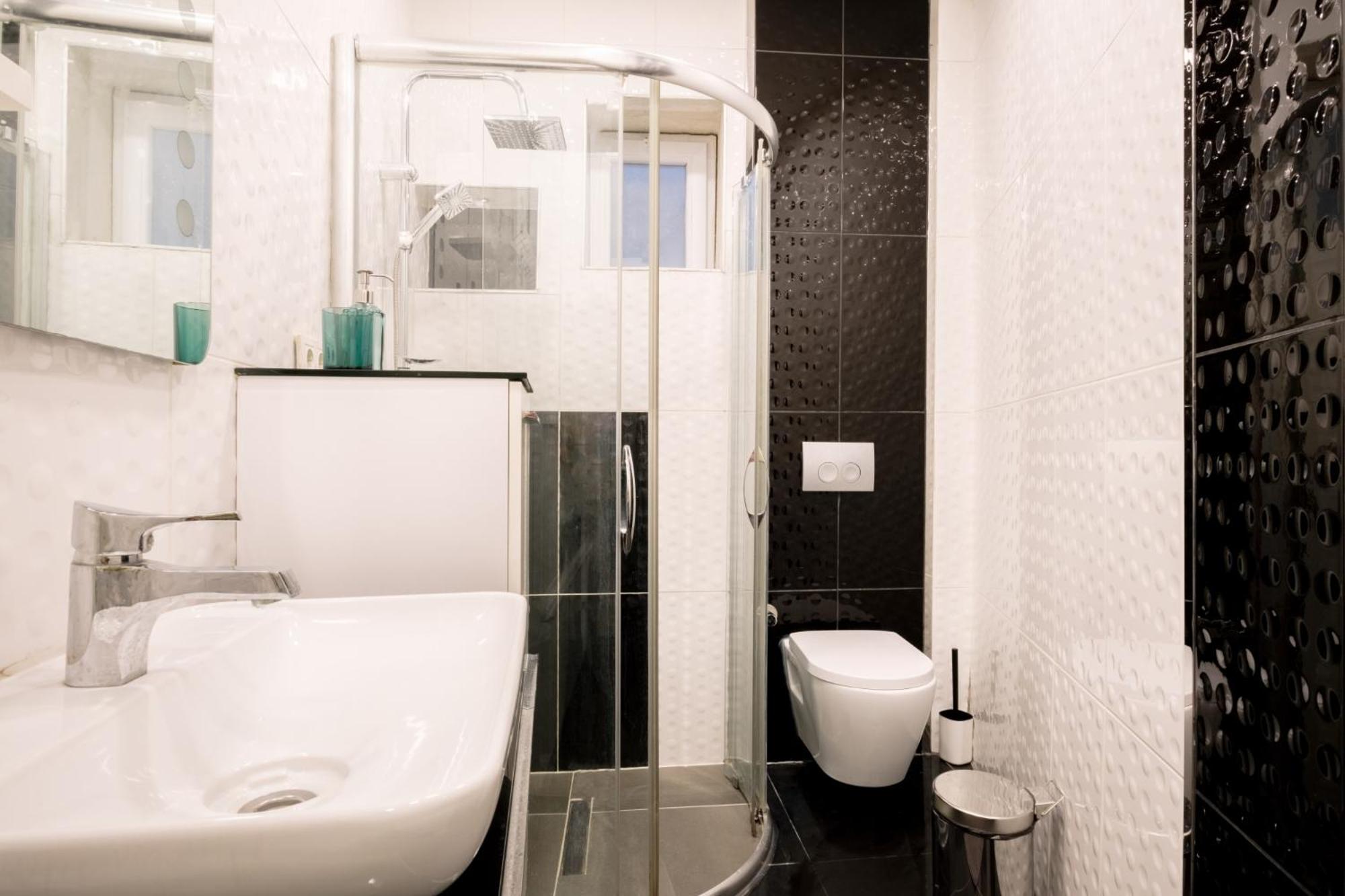 Stylish Flat w Balcony – 5 Mins from Taksim Square