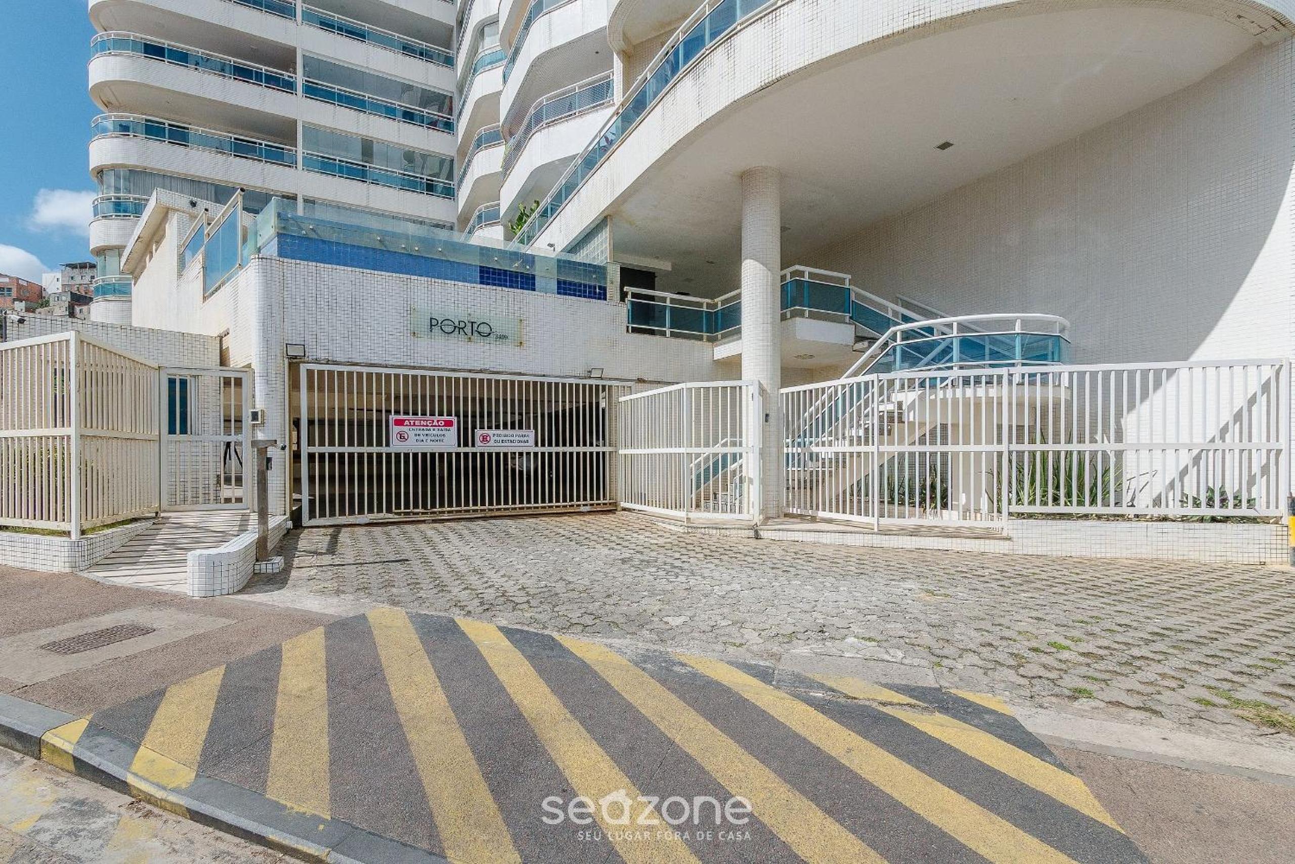 Apt w/ balcony & view, steps from the sea OPR0303