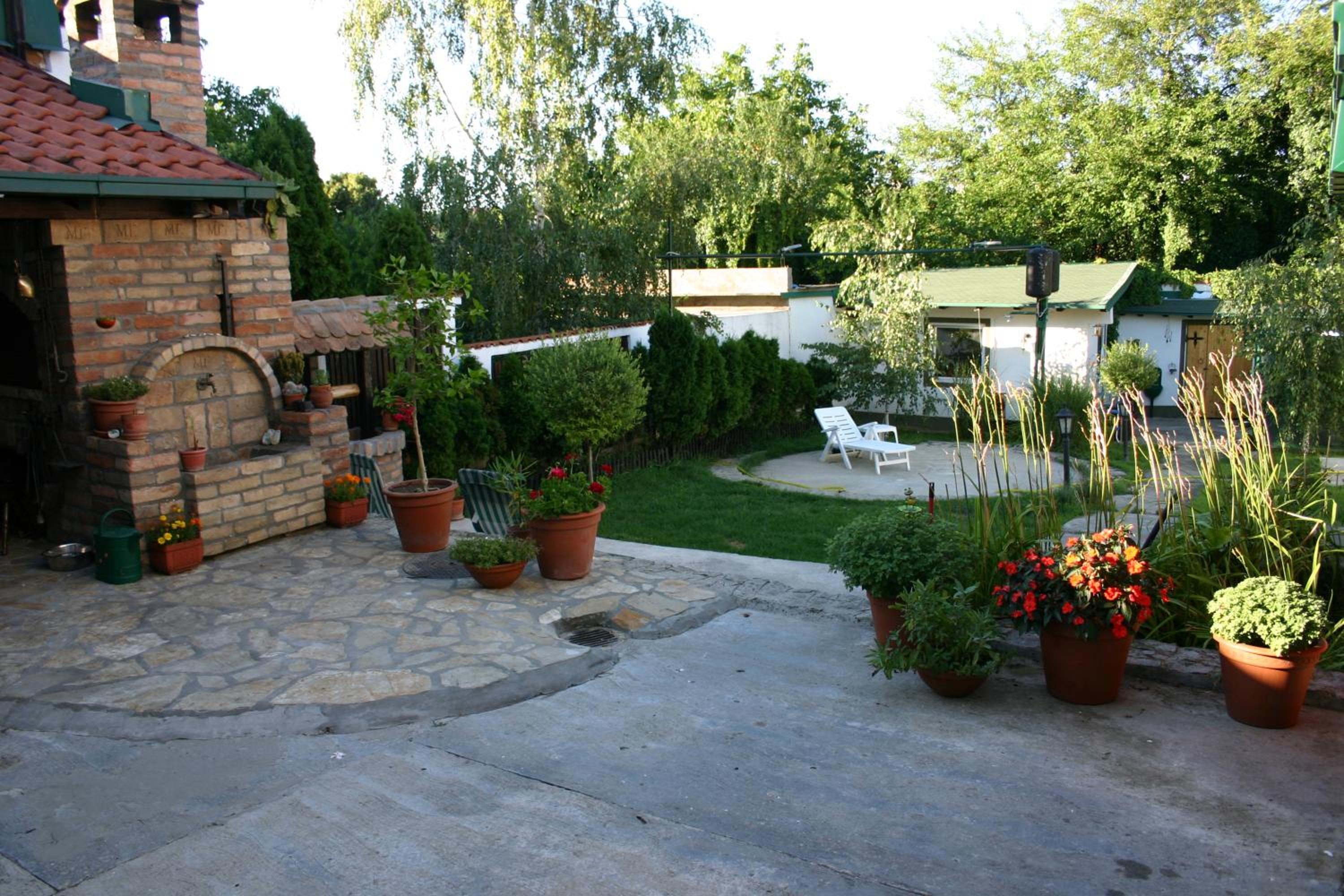 Apartment Akacija Gardens view 3