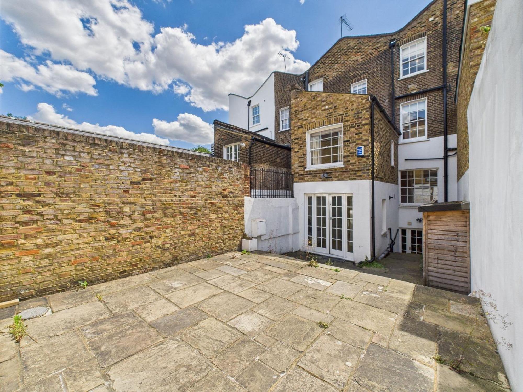 Regent's Park Mews - 4-Bed with Patio