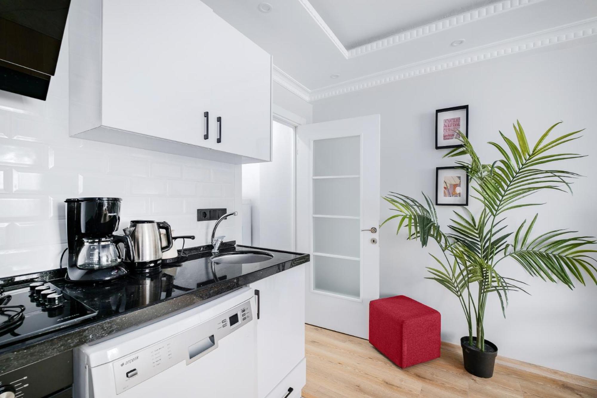 Newly Built in Sisli • Fast WiFi • Elevator