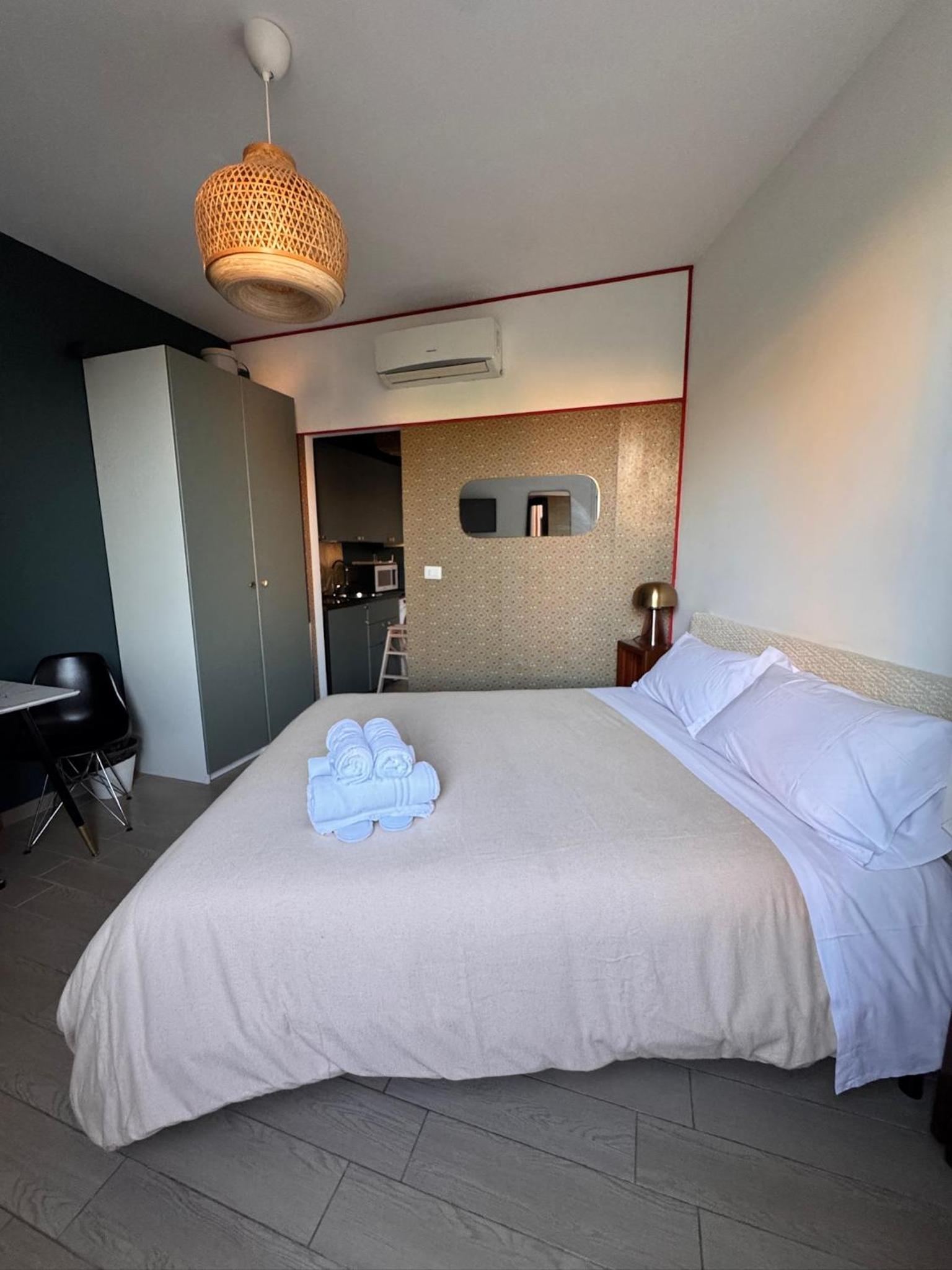 Garibaldi Studio Apt