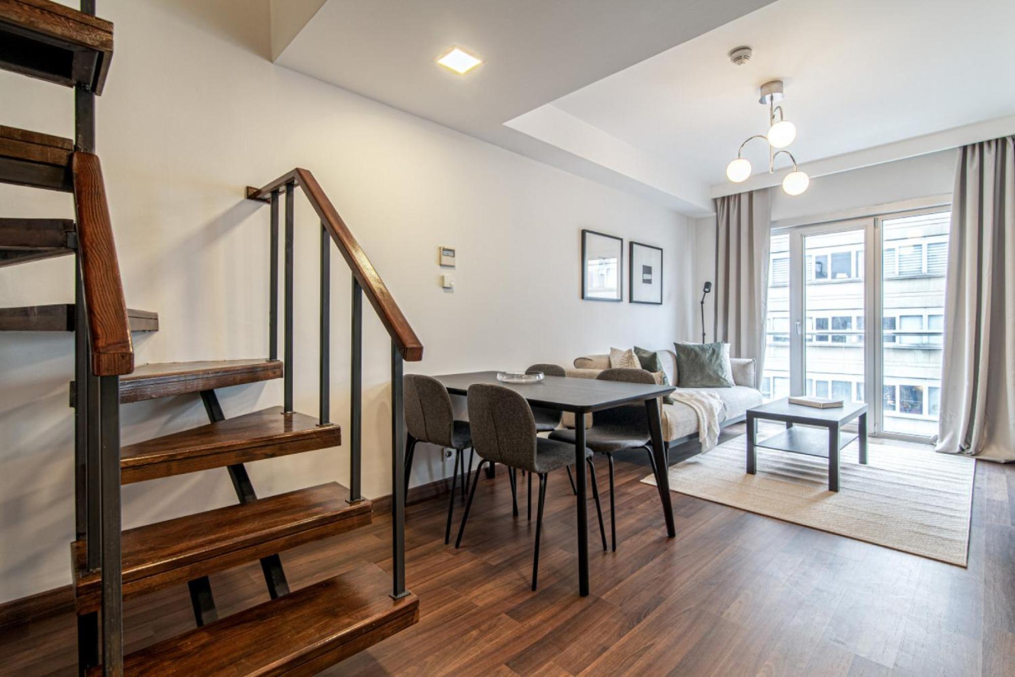 Residence Duplex Terrace Earthquake-Resistant