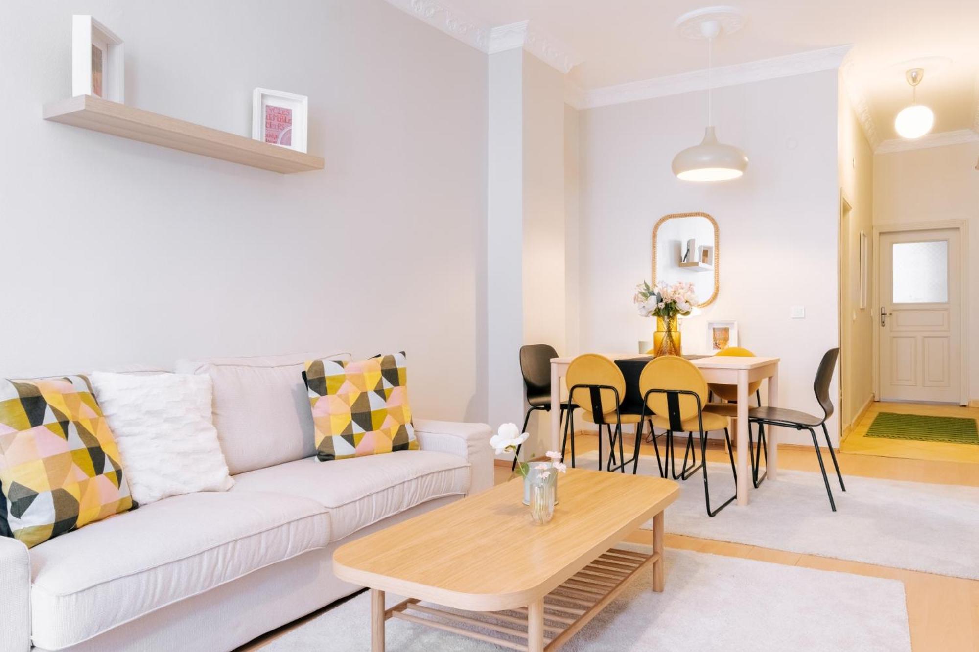 Upscale Apartments w Balcony - Near Istiklal