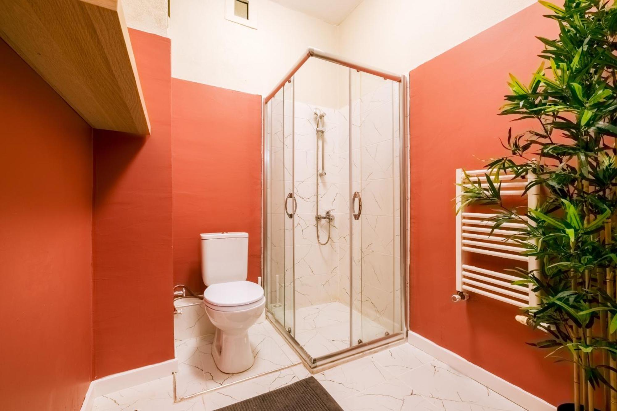 Upscale Apartments w Balcony - Near Istiklal
