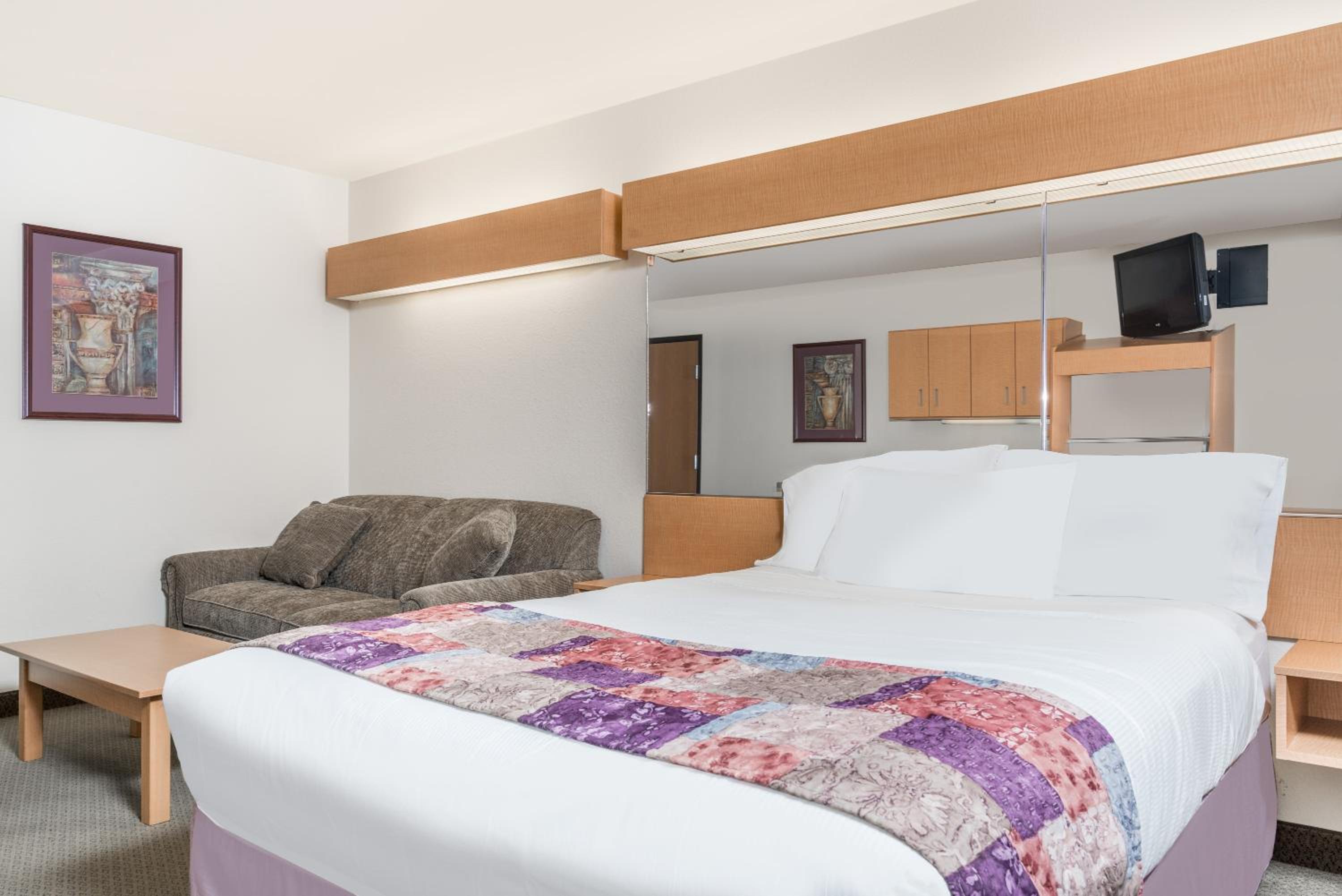 Microtel Inn & Suites by Wyndham Mankato view 5