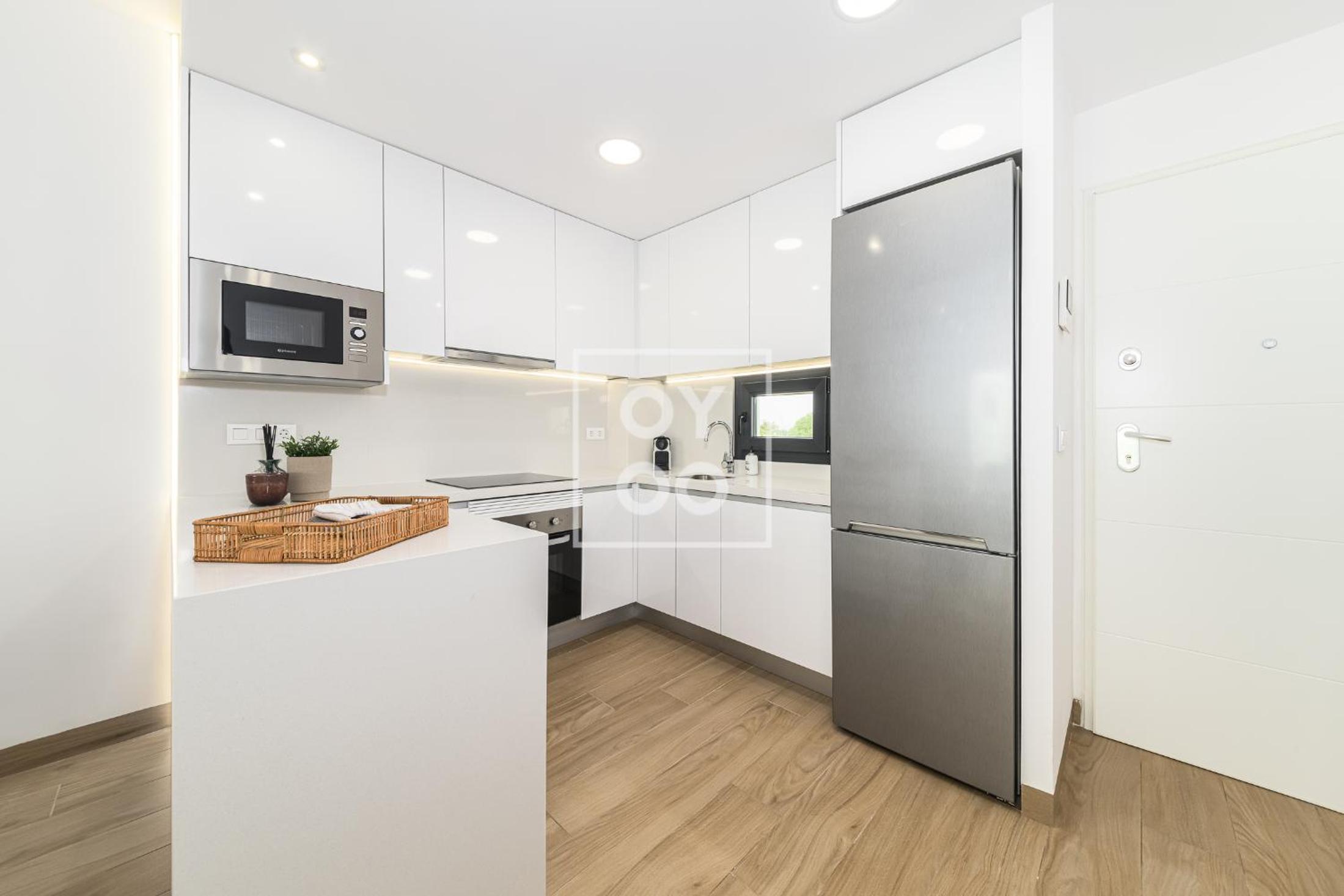 Nalia Horizon Penthouse, Outdoor living with solarium, BBQ, pool, hot tub - by OYOOSTAYS