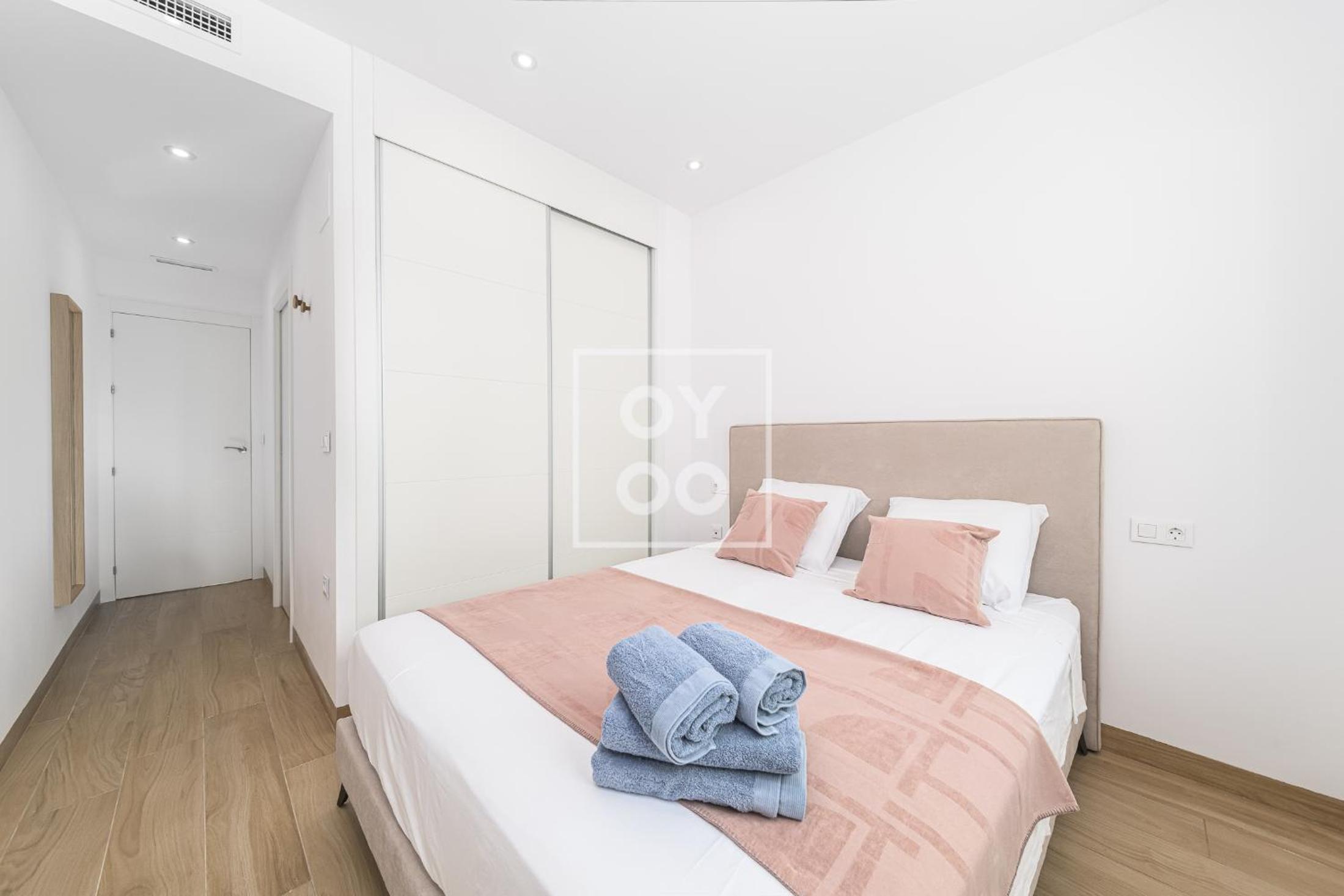 Nalia Horizon Penthouse, Outdoor living with solarium, BBQ, pool, hot tub - by OYOOSTAYS