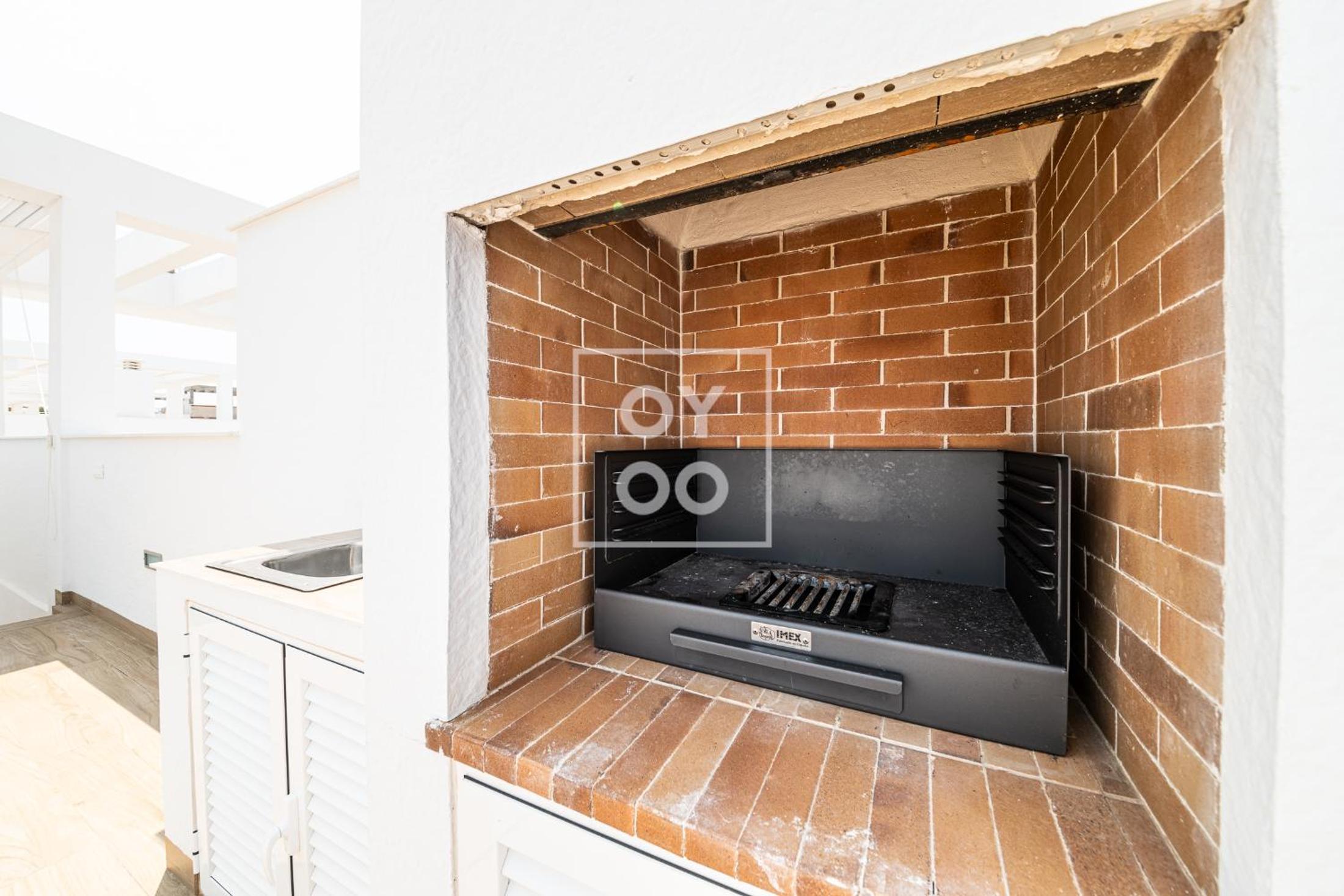 Nalia Horizon Penthouse, Outdoor living with solarium, BBQ, pool, hot tub - by OYOOSTAYS