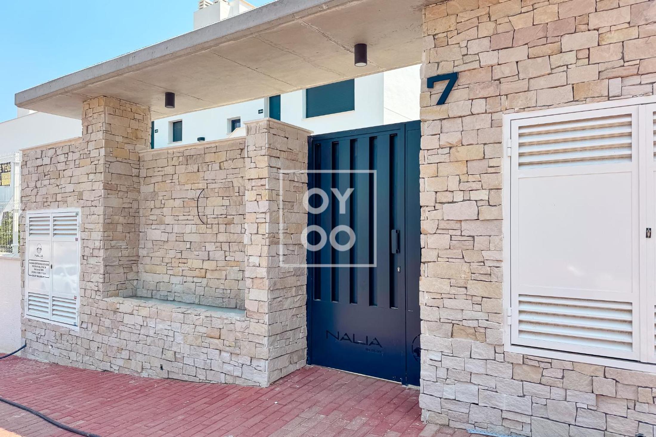 Nalia Horizon Penthouse, Outdoor living with solarium, BBQ, pool, hot tub - by OYOOSTAYS