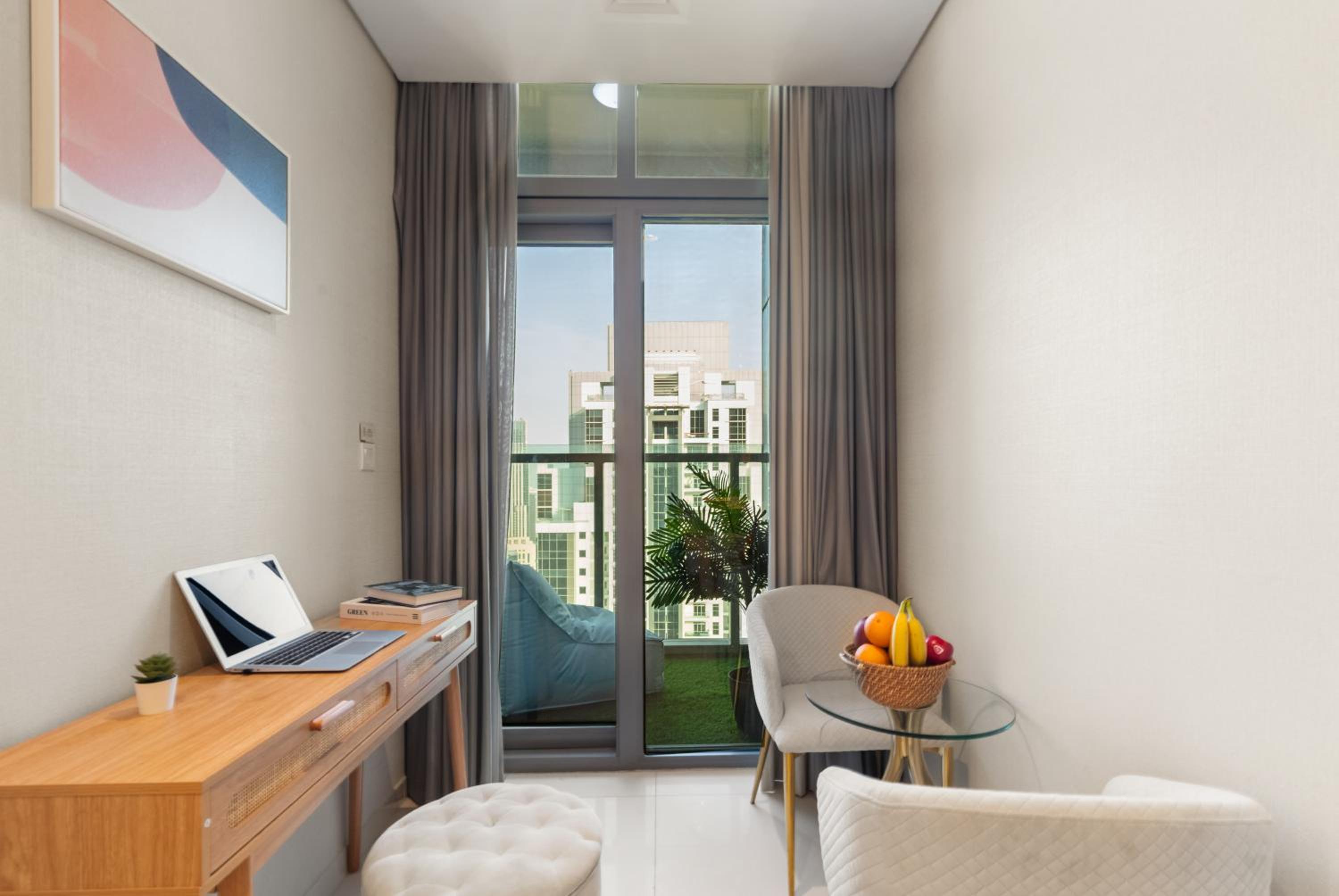 Gogoto4 - 2BR High Floor Burj View Infinity Pool PS5 NYE Fireworks View