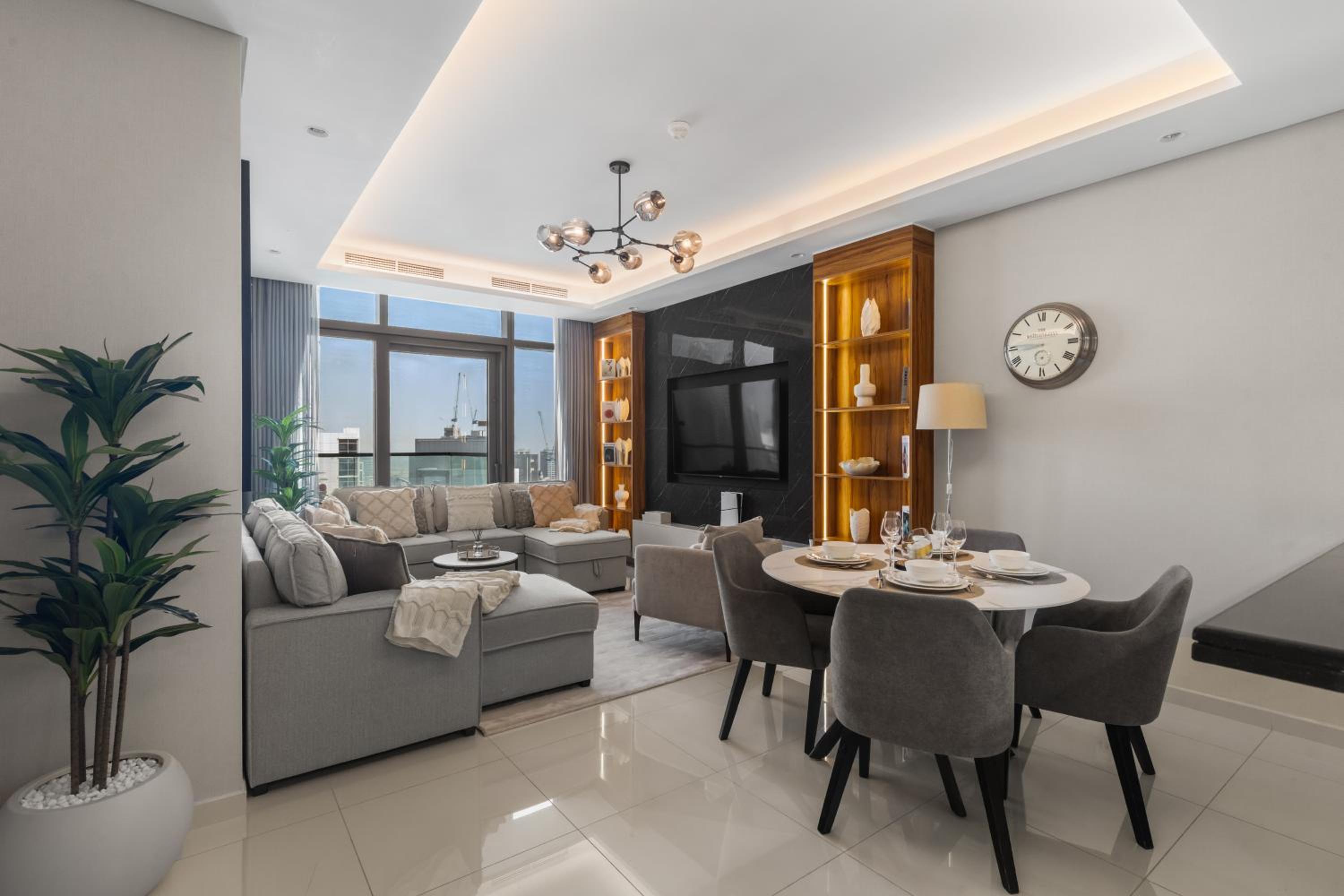 Gogoto4 - 2BR High Floor Burj View Infinity Pool PS5 NYE Fireworks View