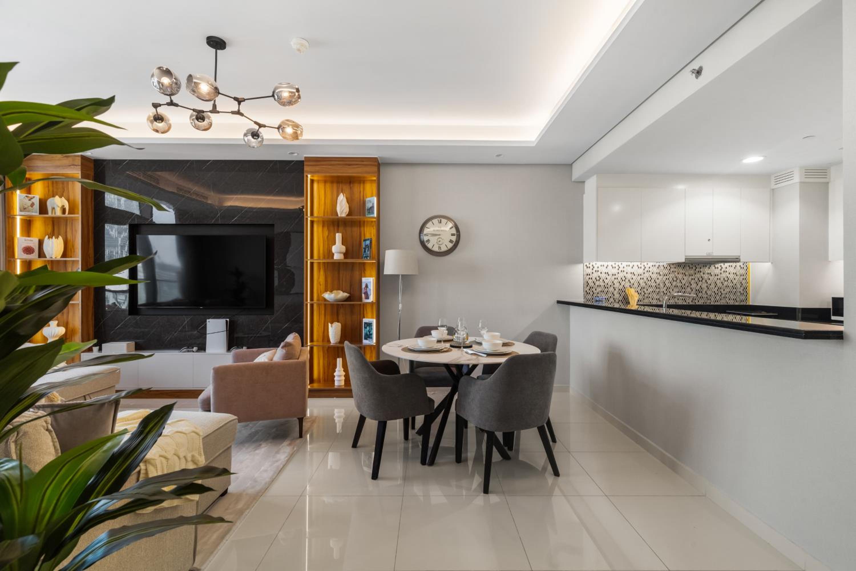 Gogoto4 - 2BR High Floor Burj View Infinity Pool PS5 NYE Fireworks View