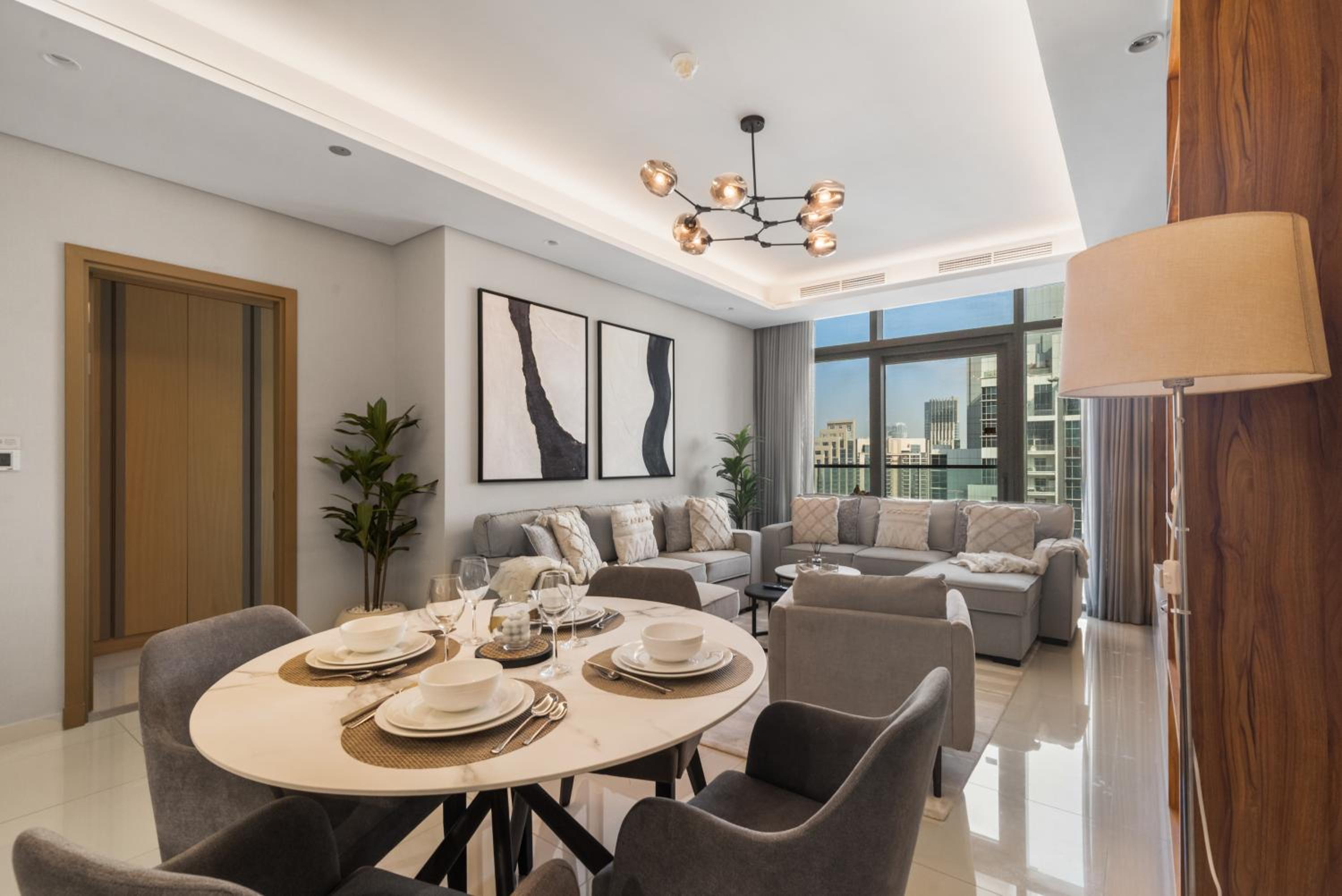 Gogoto4 - 2BR High Floor Burj View Infinity Pool PS5 NYE Fireworks View