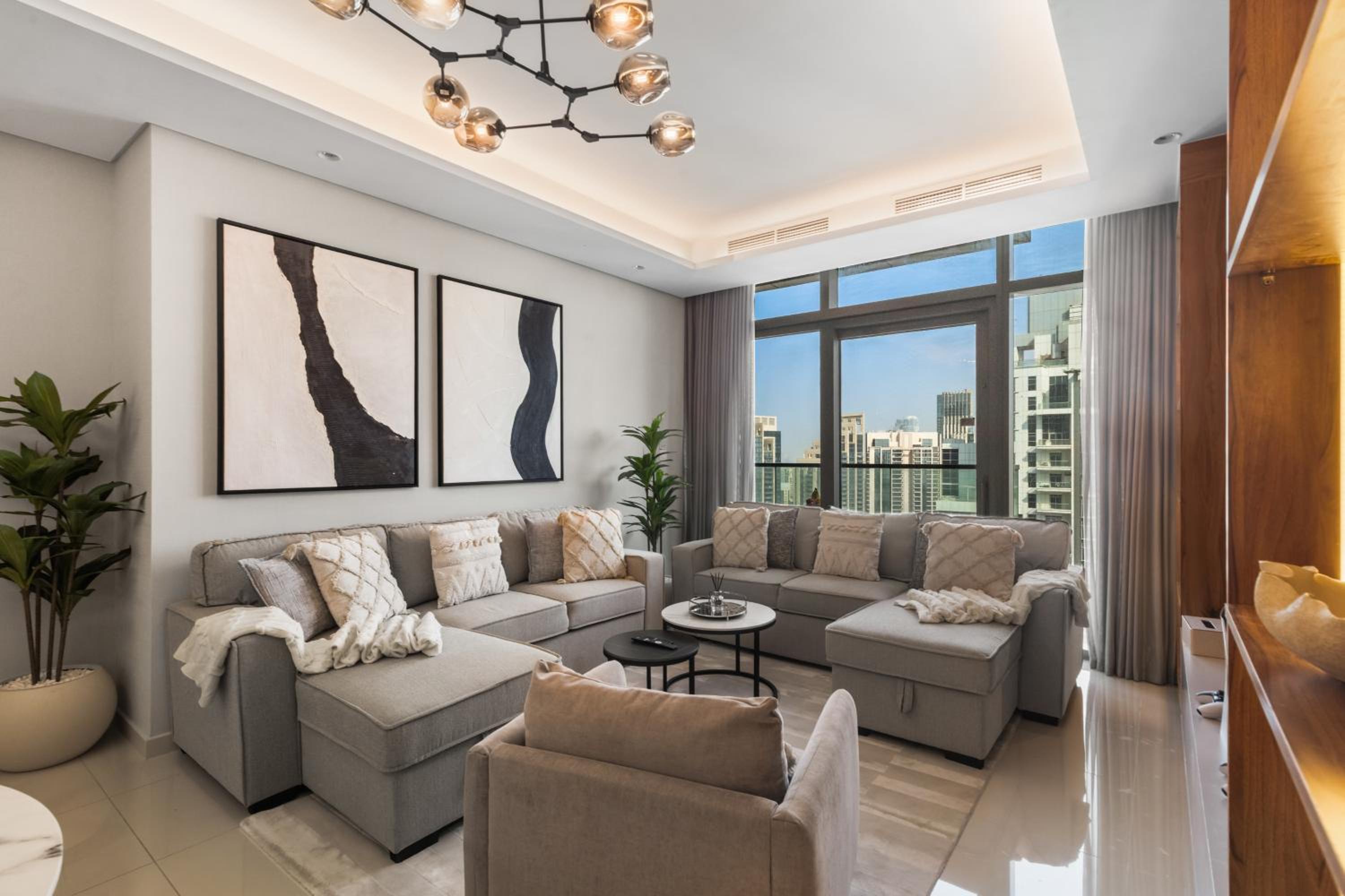 Gogoto4 - 2BR High Floor Burj View Infinity Pool PS5 NYE Fireworks View
