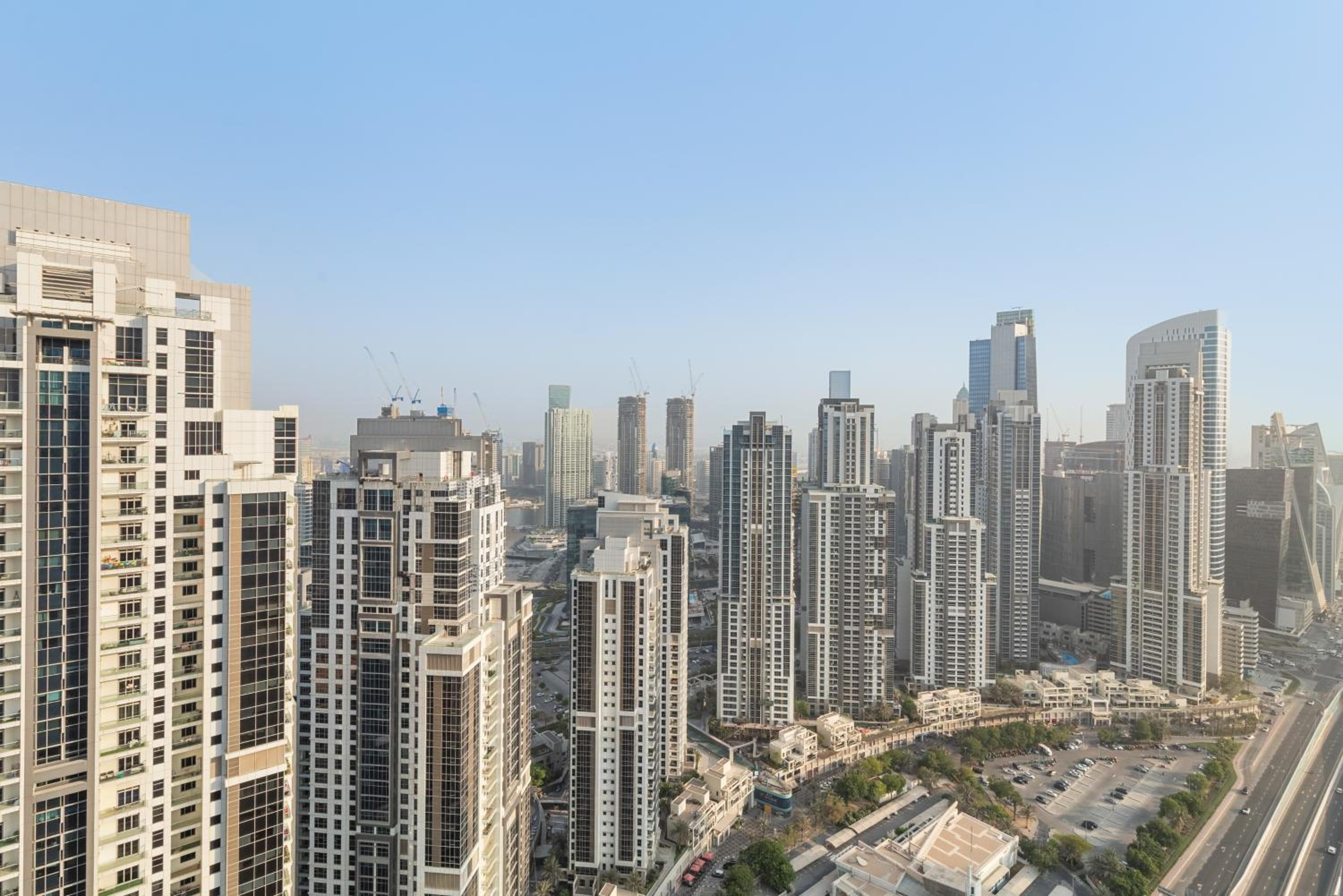 Gogoto4 - 2BR High Floor Burj View Infinity Pool PS5 NYE Fireworks View
