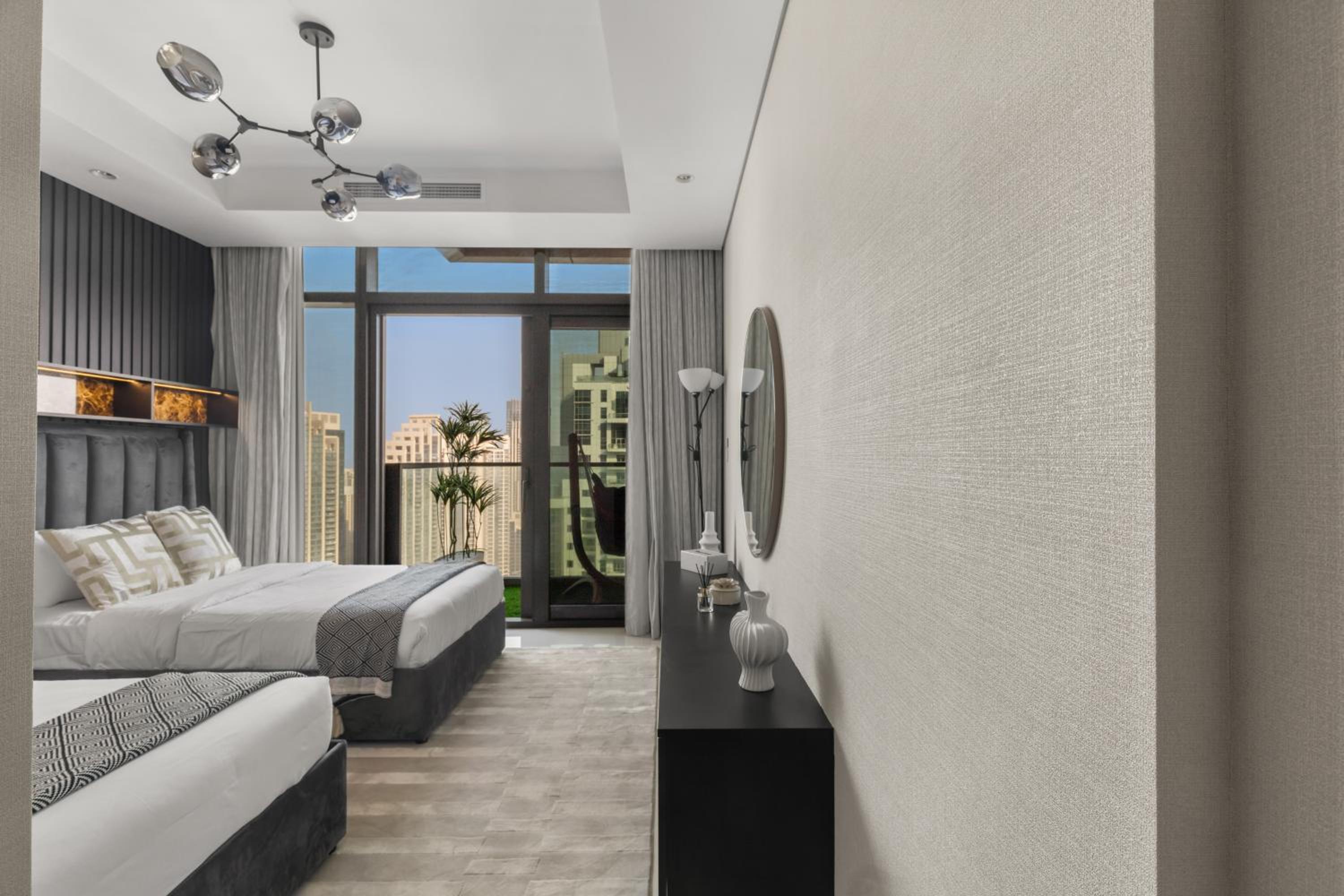 Gogoto4 - 2BR High Floor Burj View Infinity Pool PS5 NYE Fireworks View