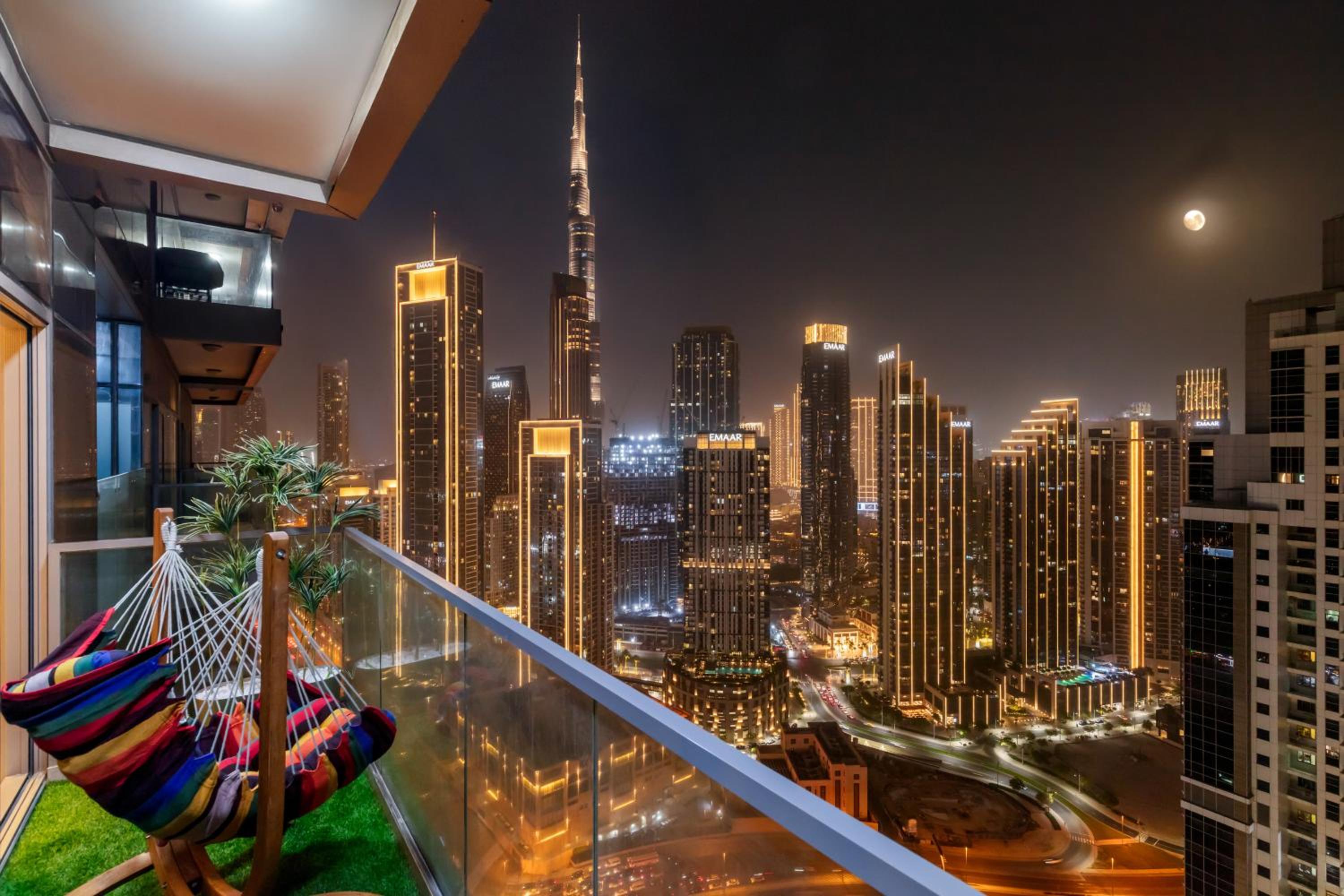 Gogoto4 - 2BR High Floor Burj View Infinity Pool PS5 NYE Fireworks View