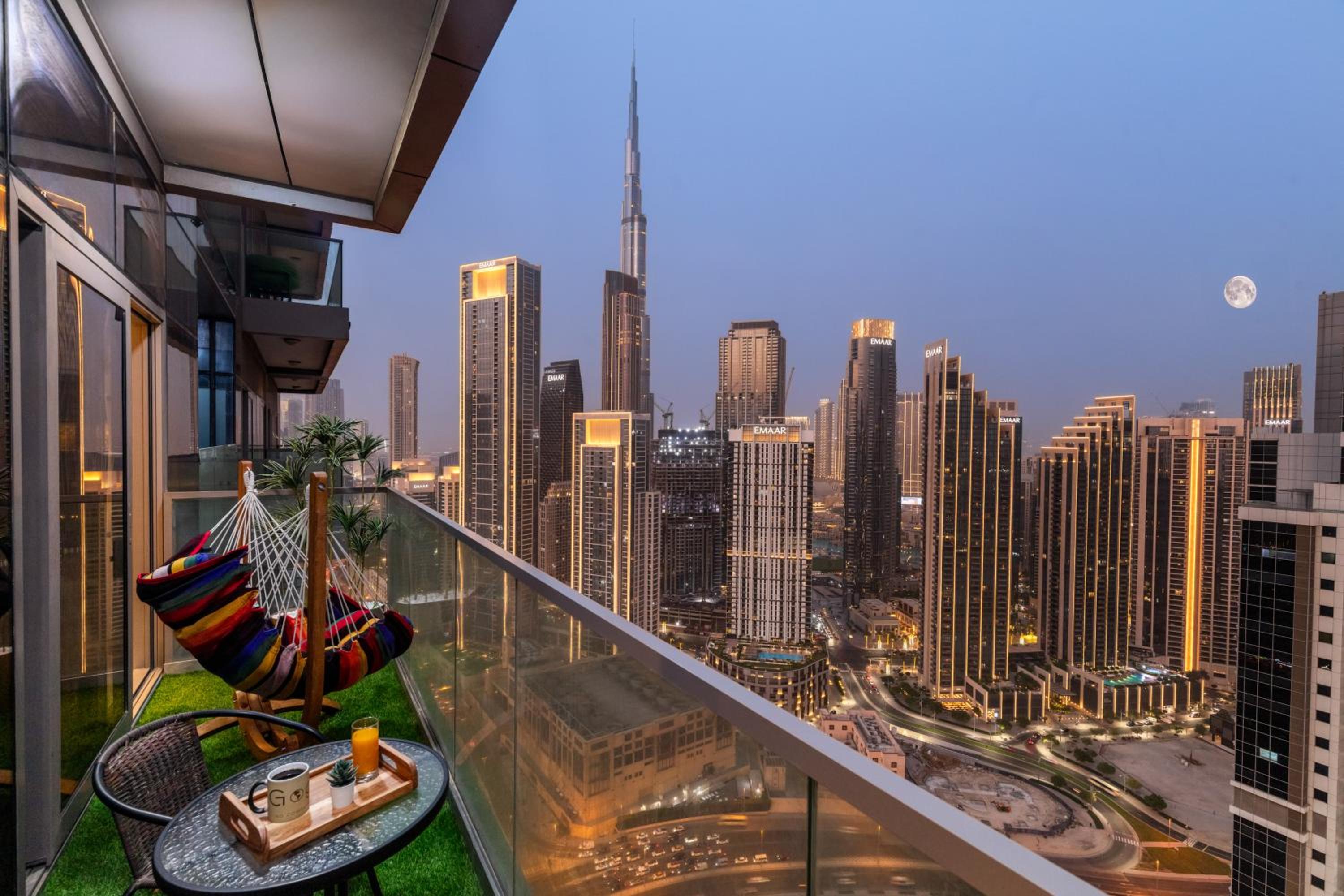 Gogoto4 - 2BR High Floor Burj View Infinity Pool PS5 NYE Fireworks View