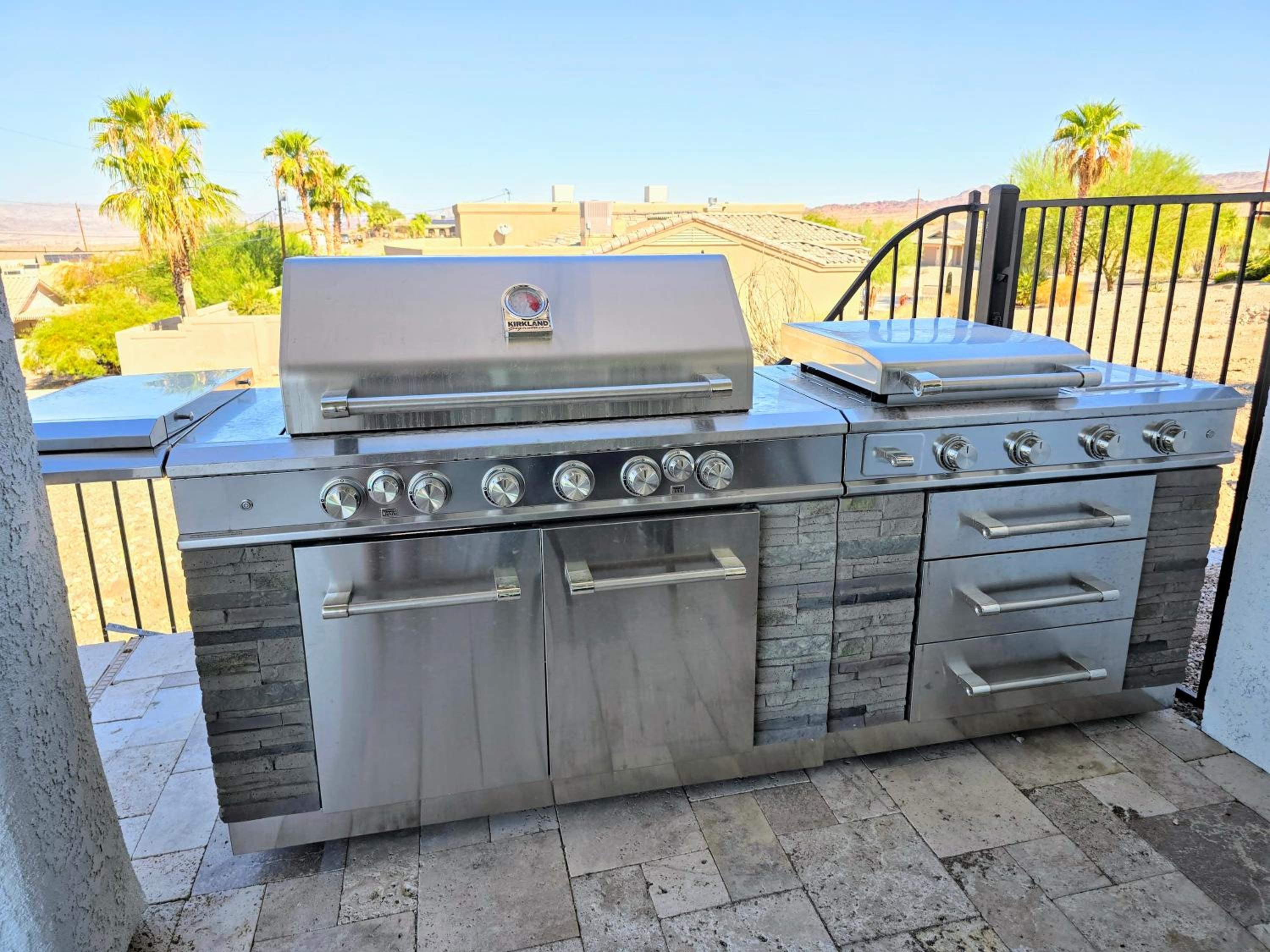 Lake Havasu Home with Heated Pool, Hot Tub & Game Room