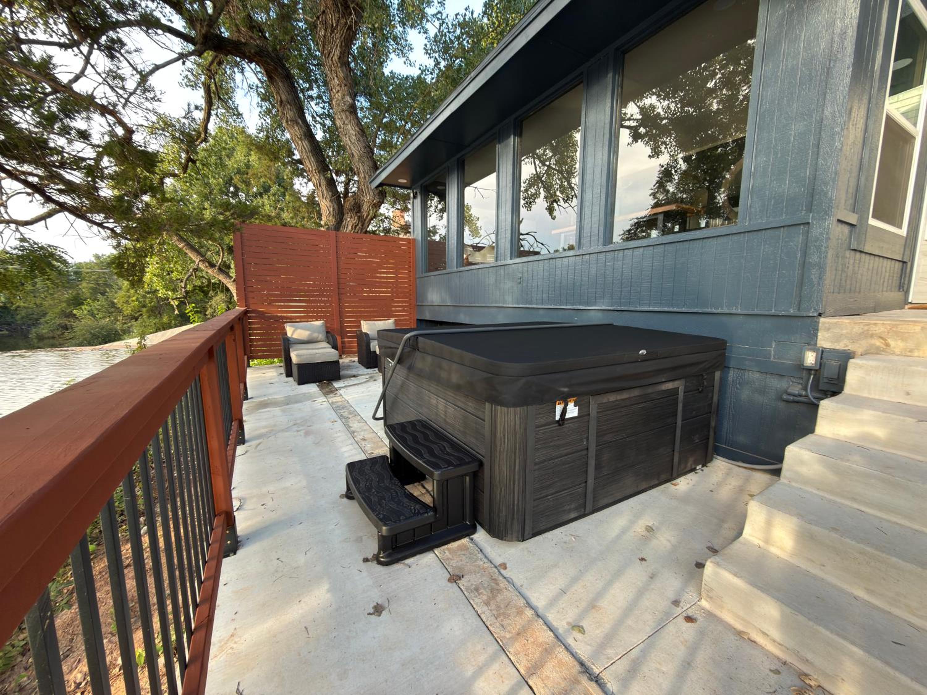 5BR Home Hot Tub, Patio, and Grill #LW