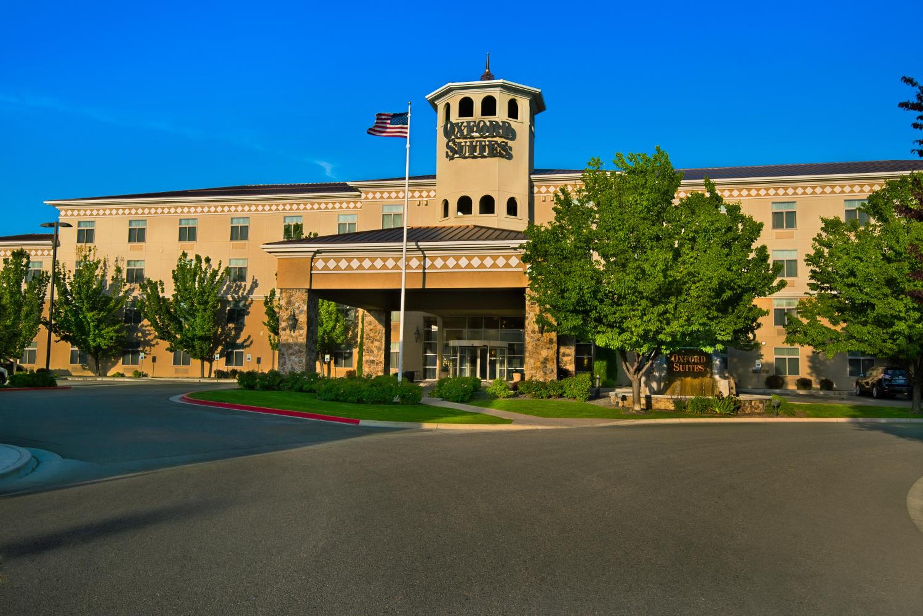 Hotel Oxford Suites Boise - Image 1