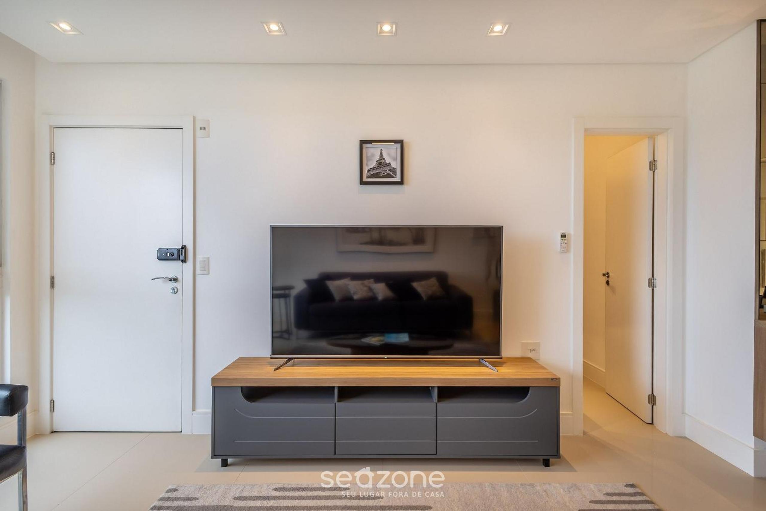 3-Suite Apartment 170m from the Beach GUA1902