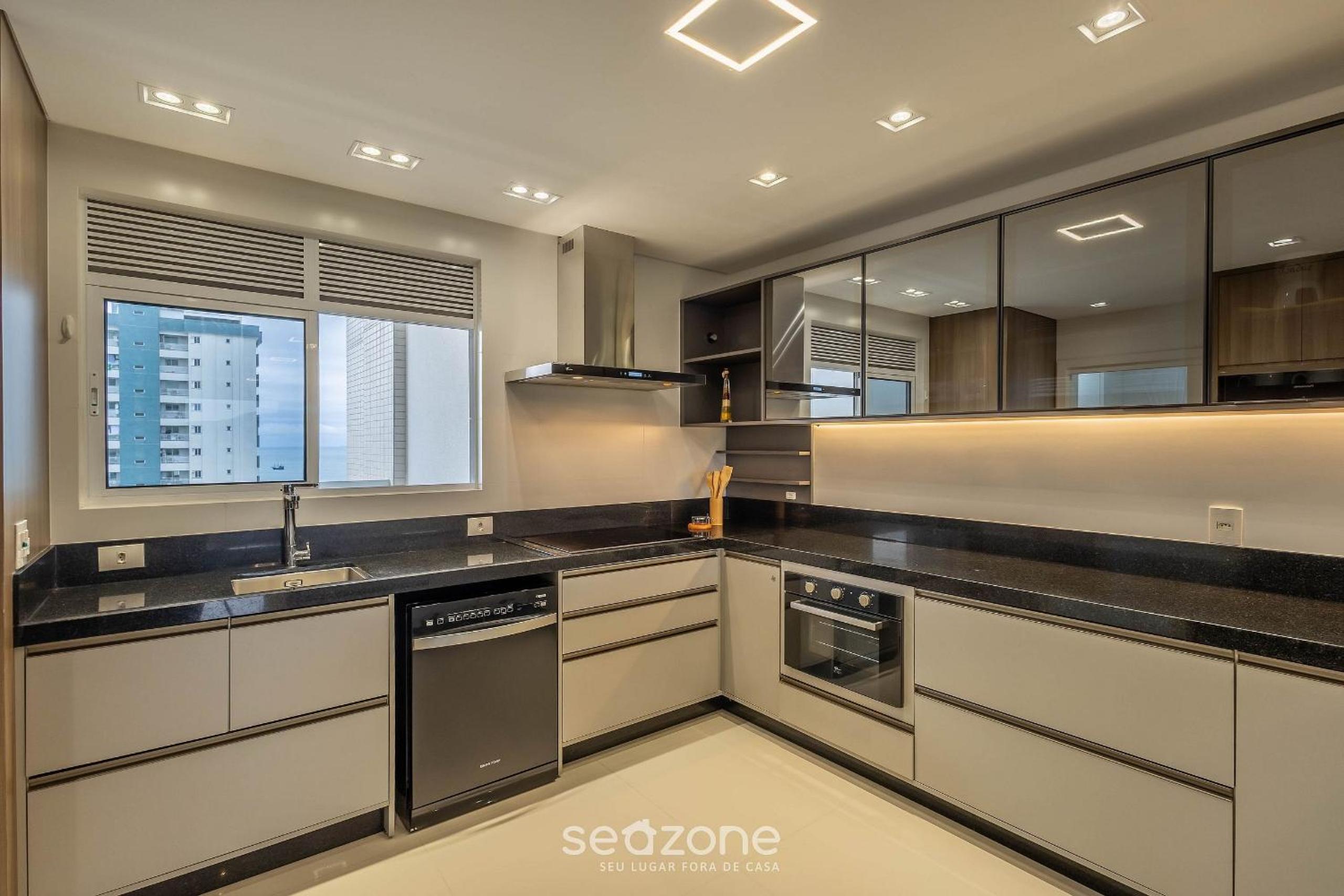 3-Suite Apartment 170m from the Beach GUA1902