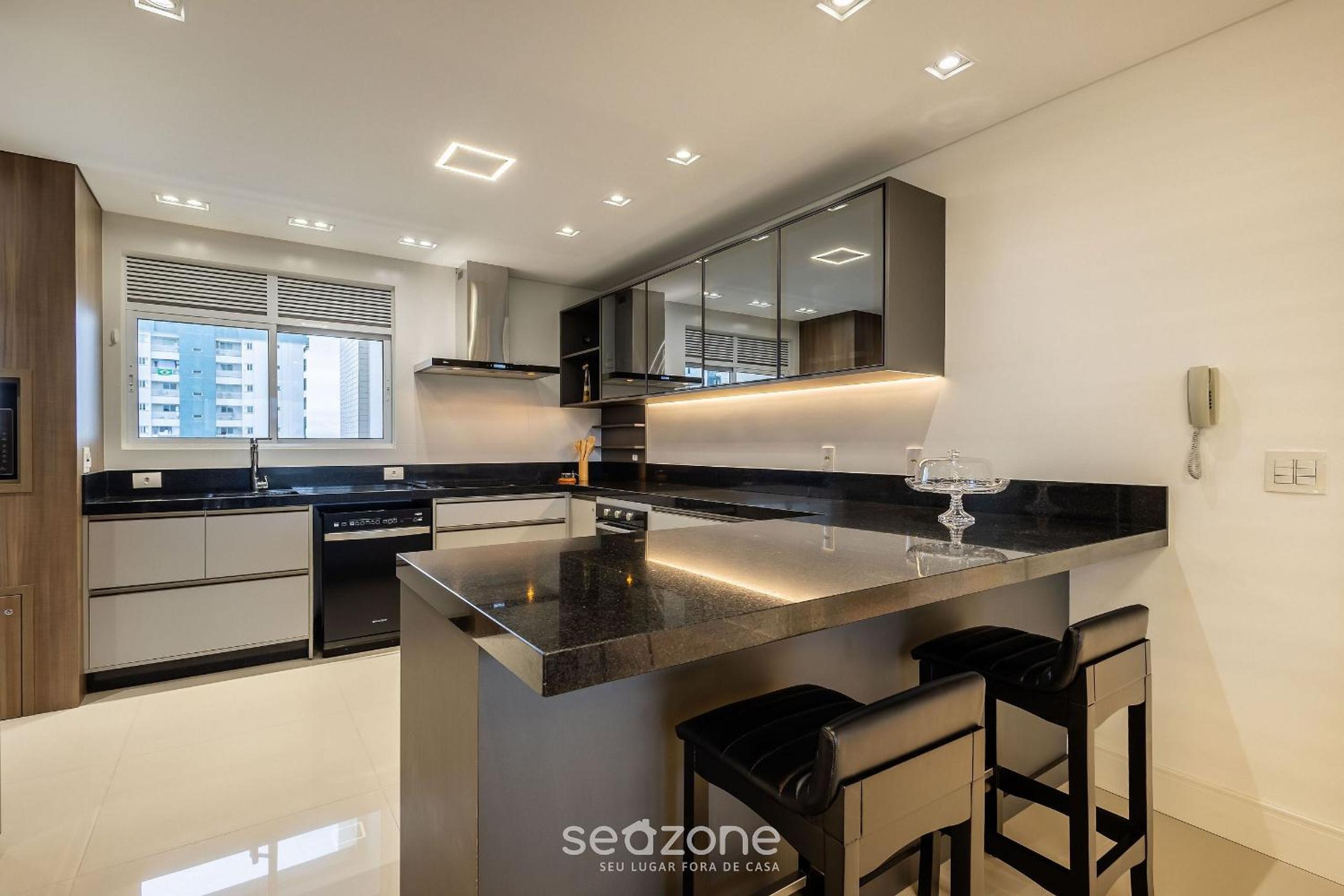 3-Suite Apartment 170m from the Beach GUA1902