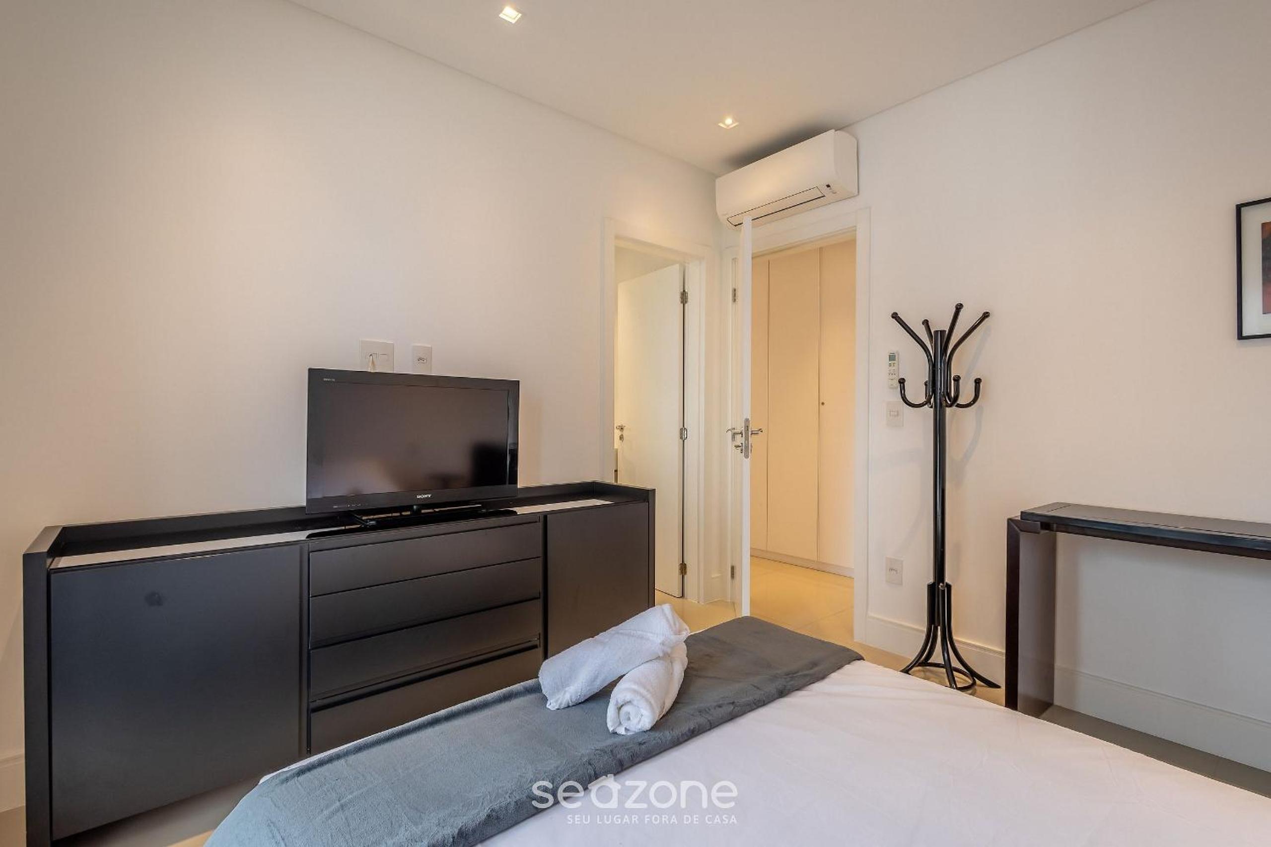 3-Suite Apartment 170m from the Beach GUA1902