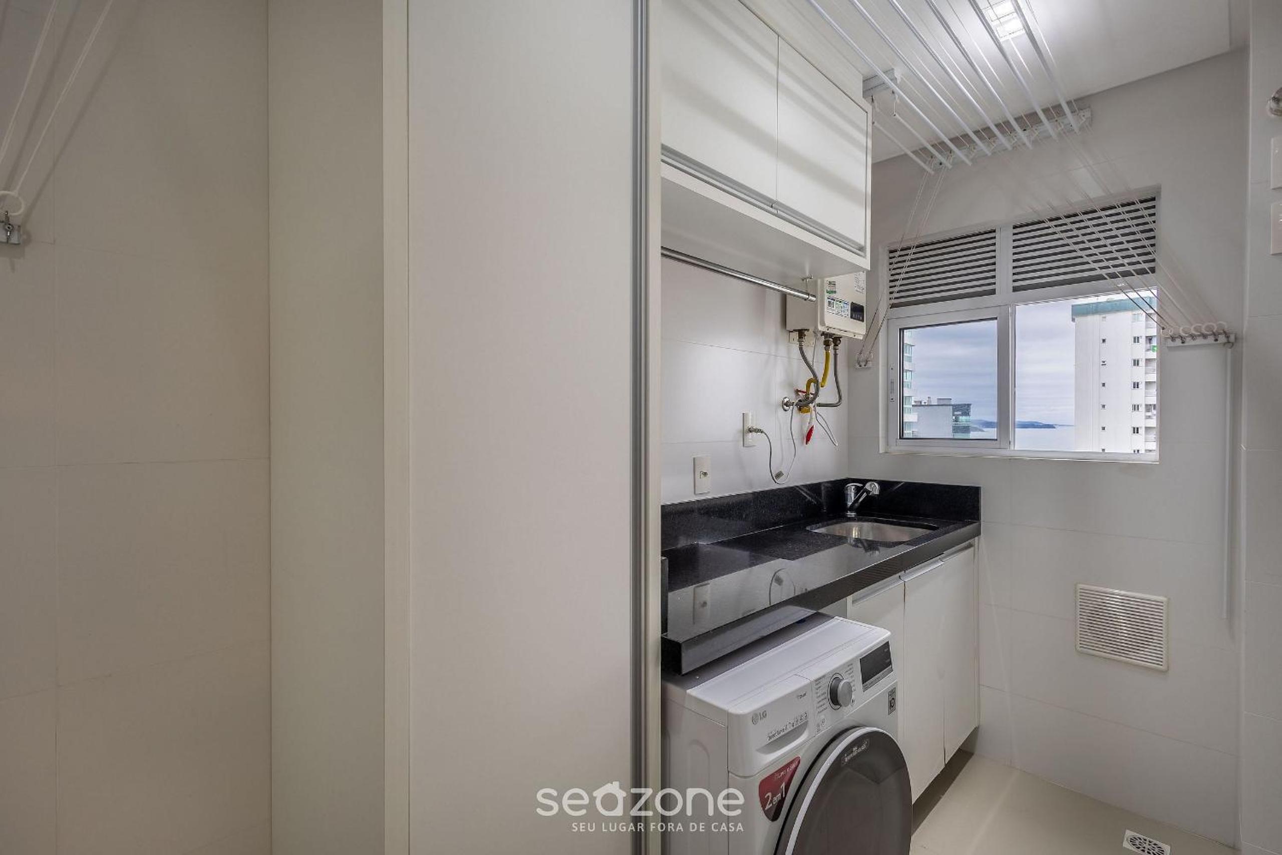 3-Suite Apartment 170m from the Beach GUA1902