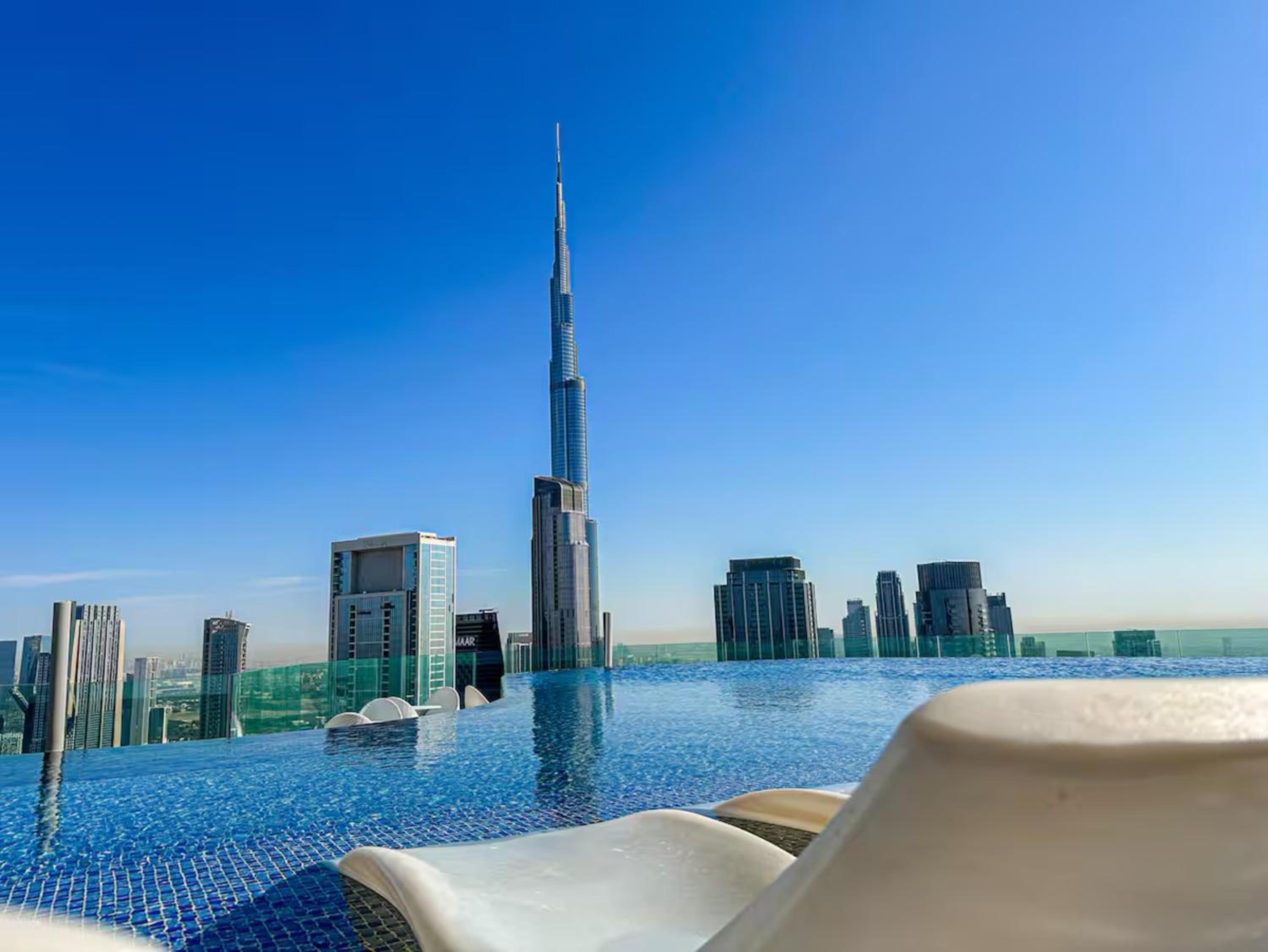 Gogoto4 - 2BR High Floor Burj View Infinity Pool PS5 NYE Fireworks View