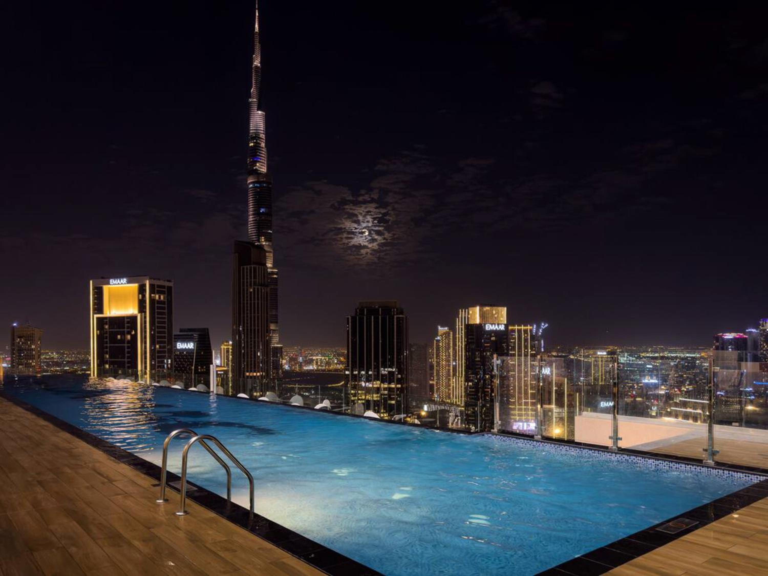 Gogoto4 - 2BR High Floor Burj View Infinity Pool PS5 NYE Fireworks View