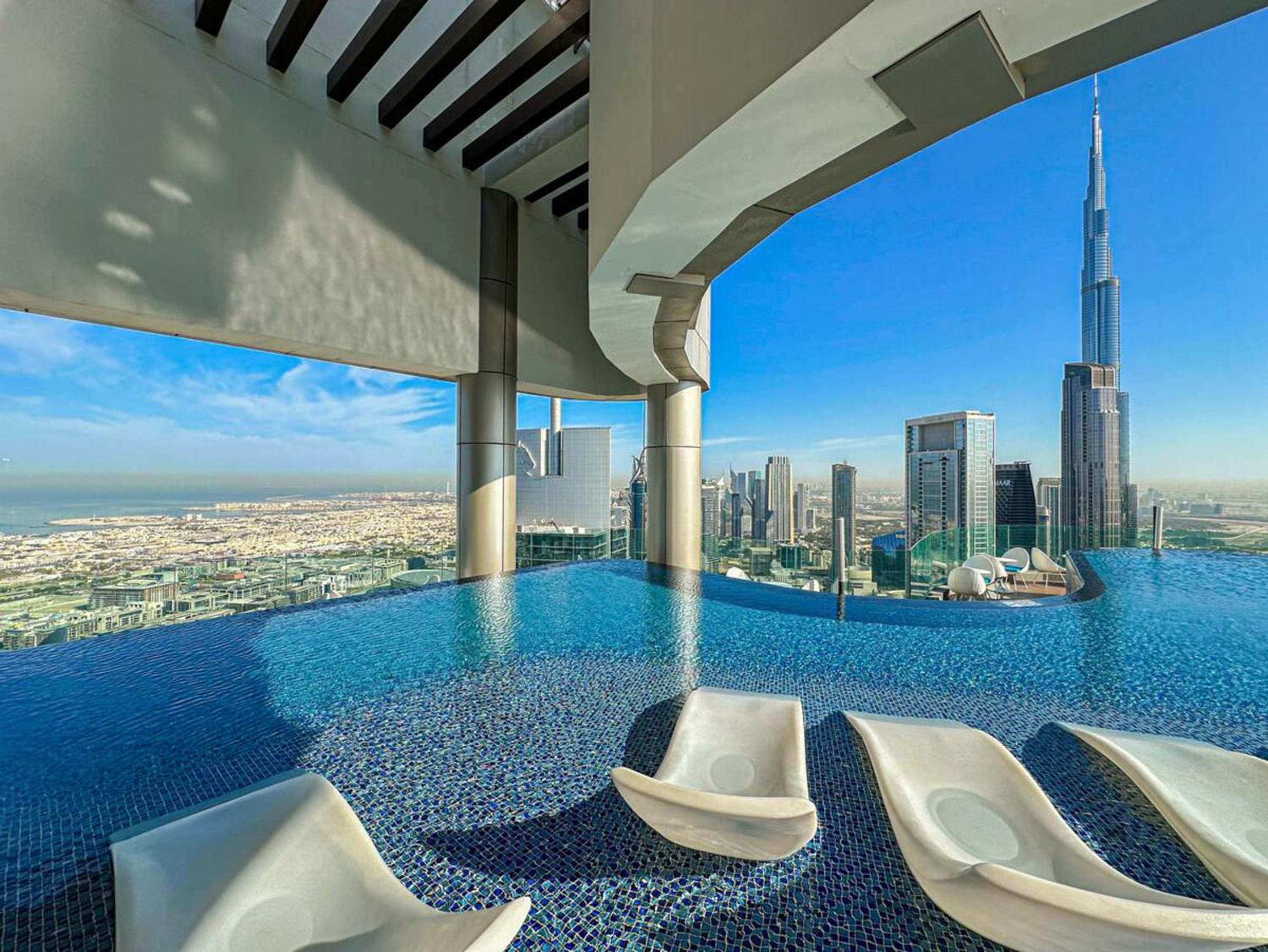 Gogoto4 - 2BR High Floor Burj View Infinity Pool PS5 NYE Fireworks View