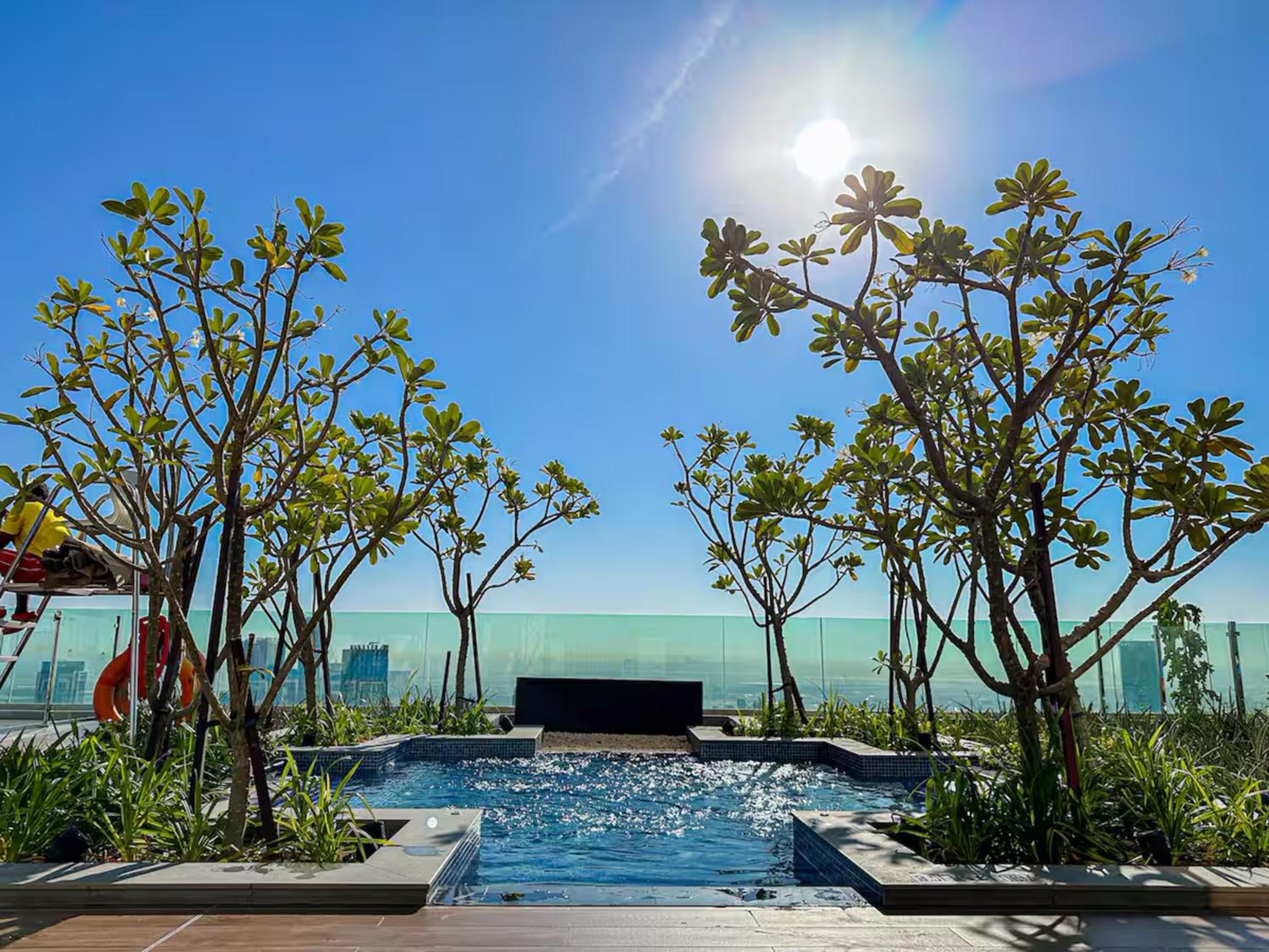 Gogoto4 - 2BR High Floor Burj View Infinity Pool PS5 NYE Fireworks View