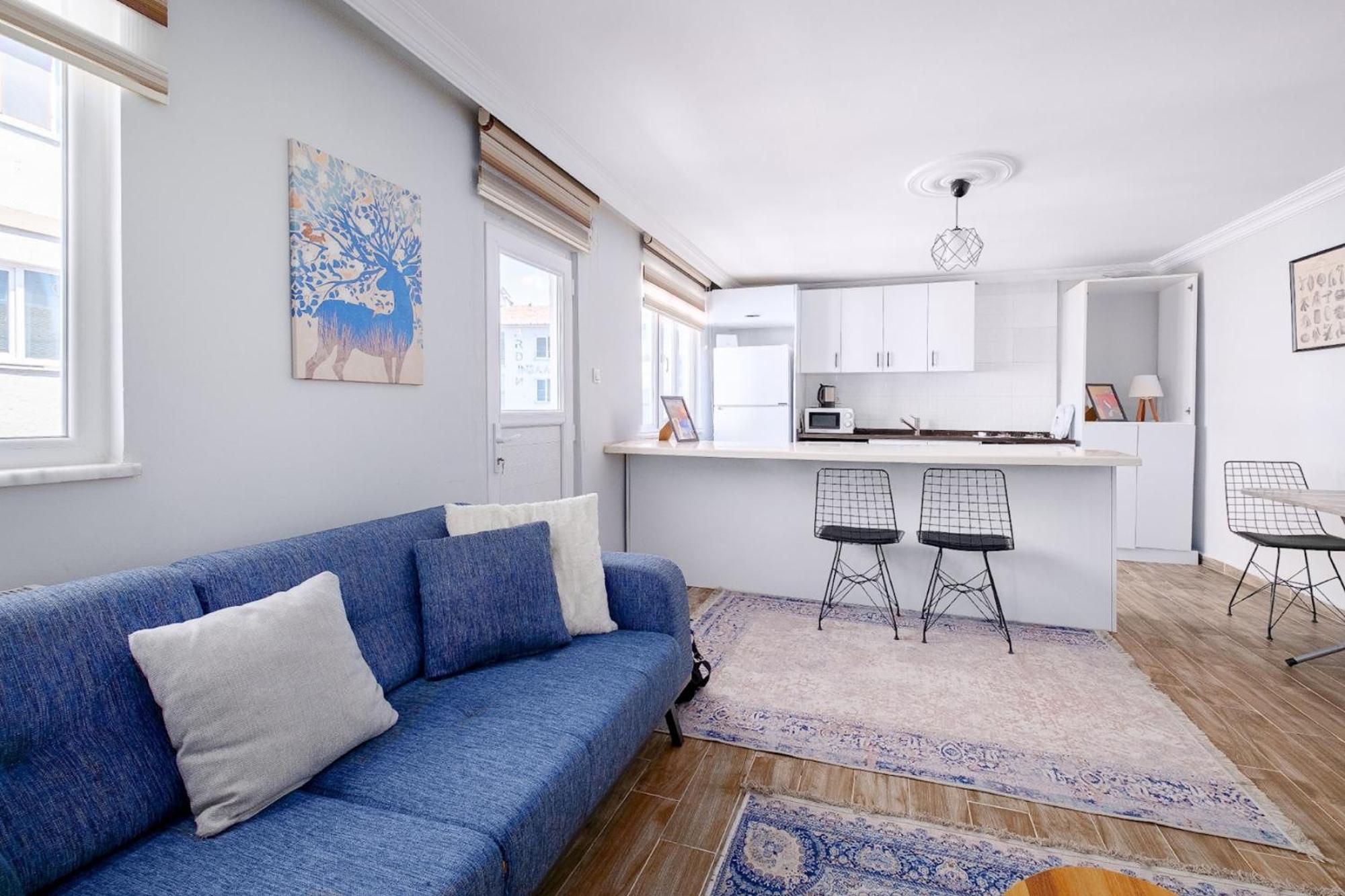 Modern Balcony Flat 10 Minutes to Üsküdar Seafro