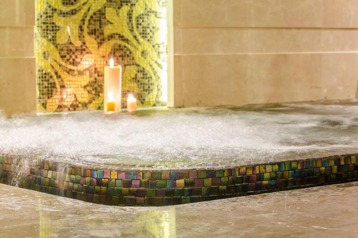Jacuzzi