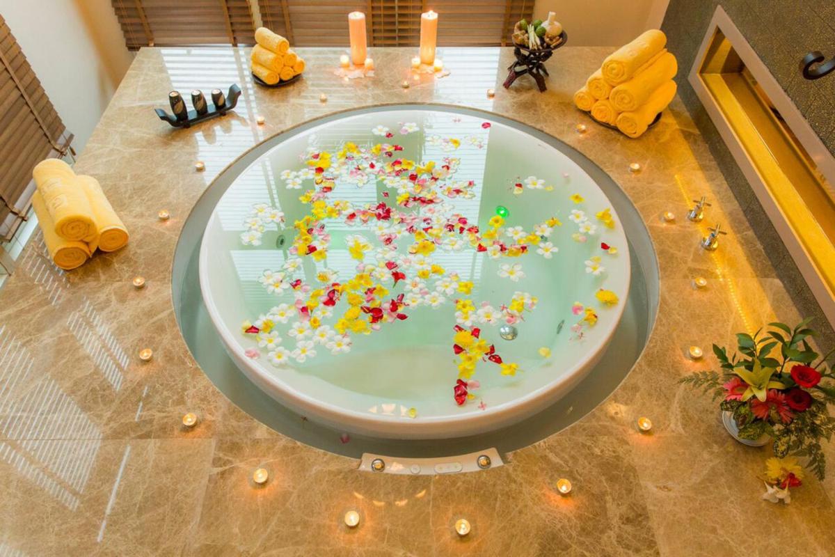 Jacuzzi
