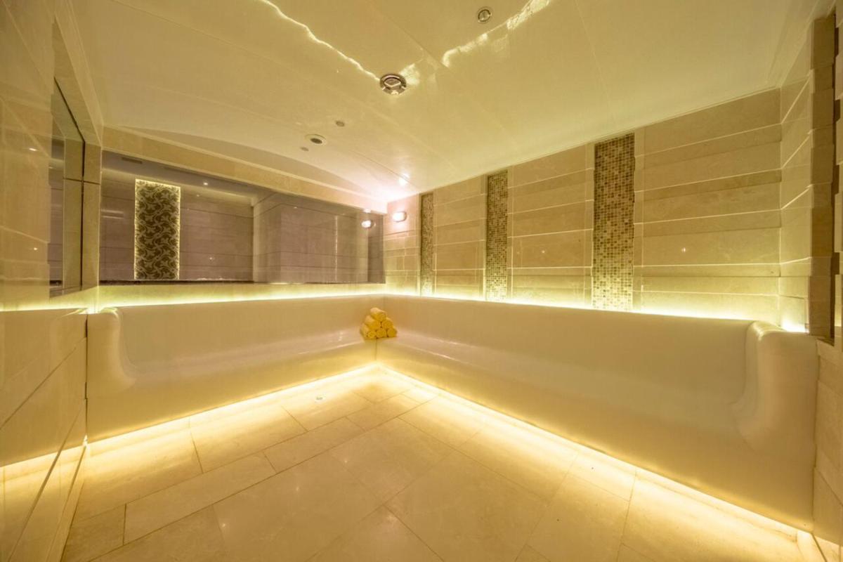 Jacuzzi